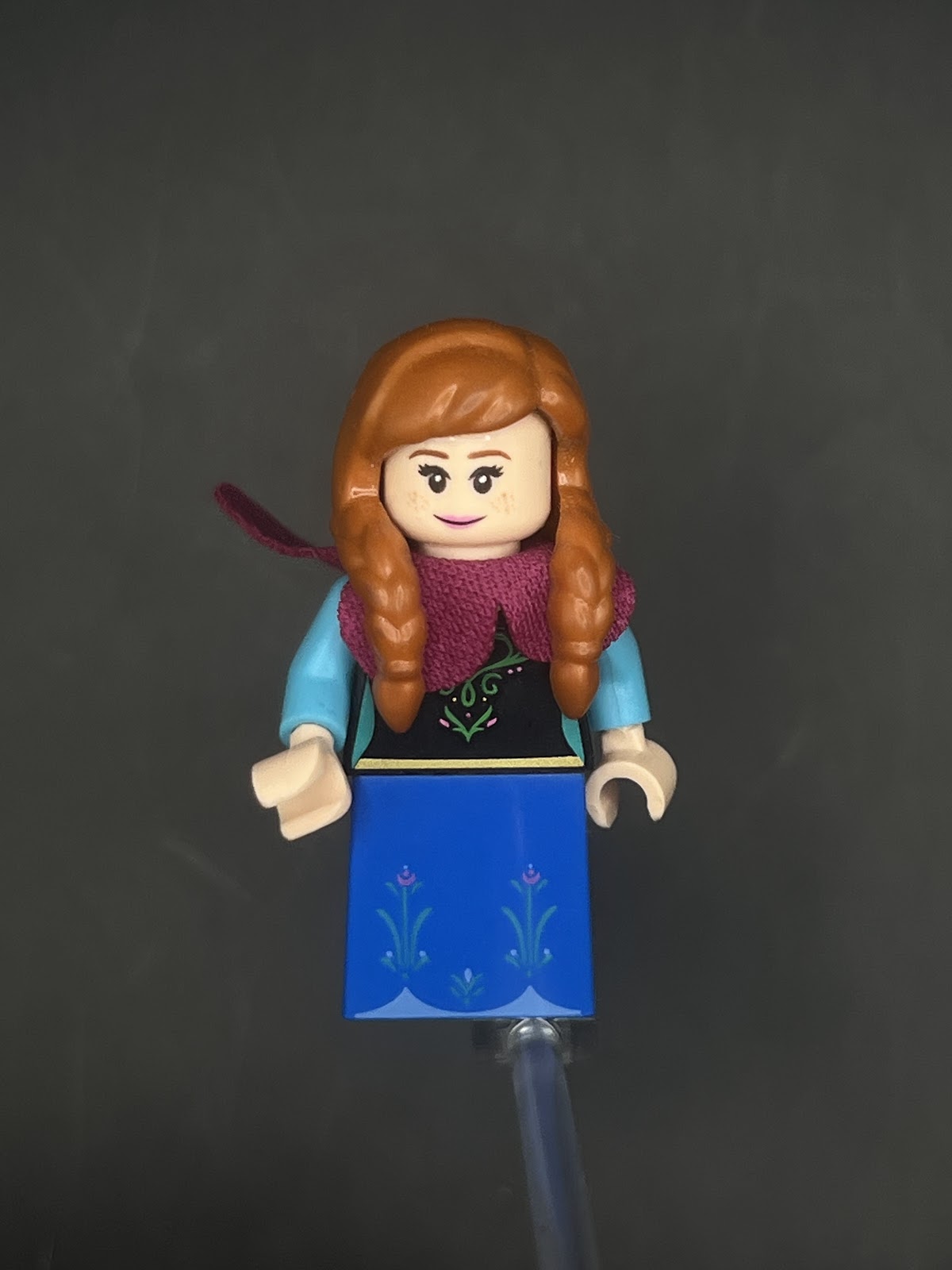 LEGO Minifigura Anna Disney Frozen - Disney Épica