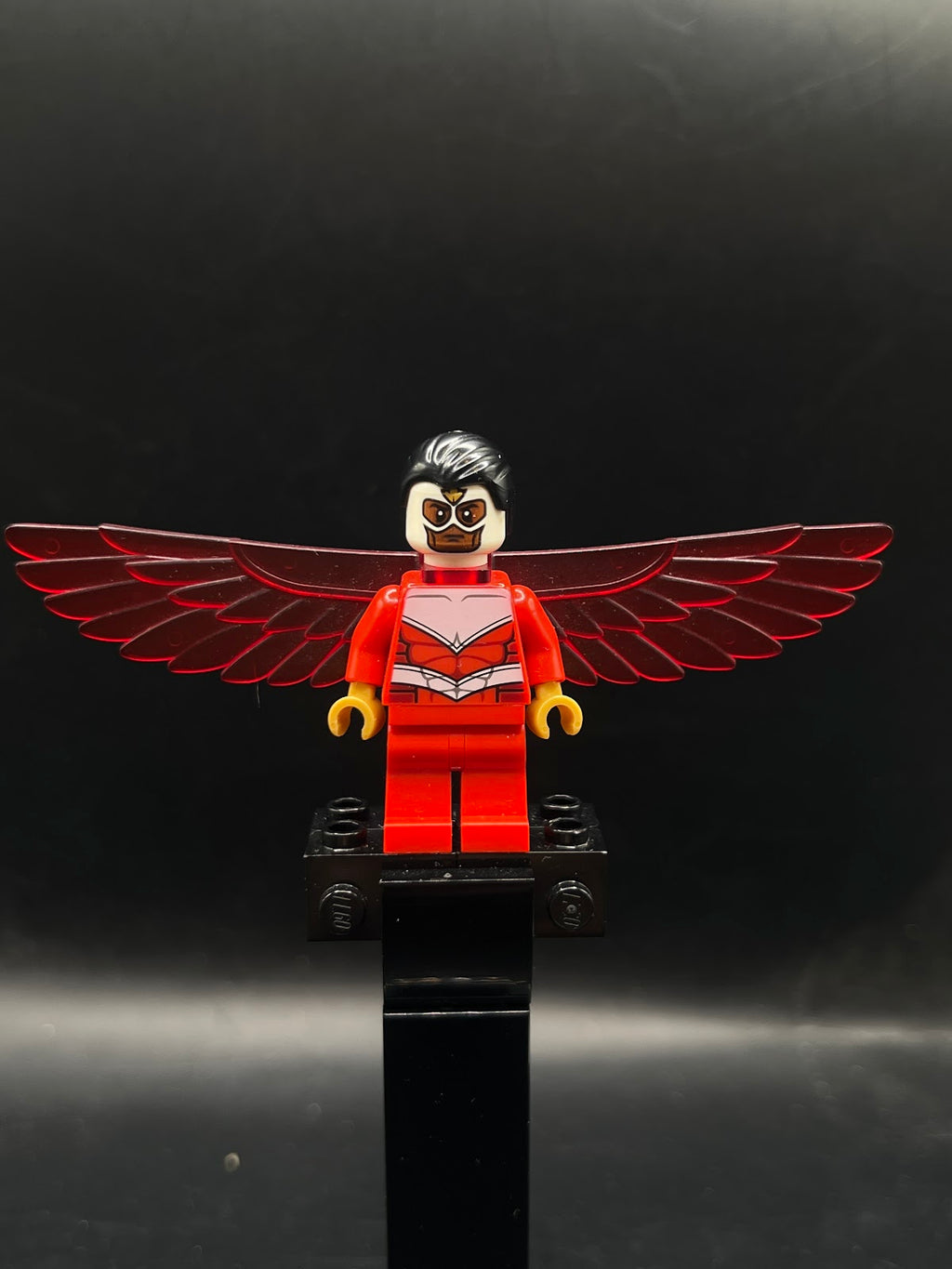 Falcon - Red - Foto real - DagaBlocks