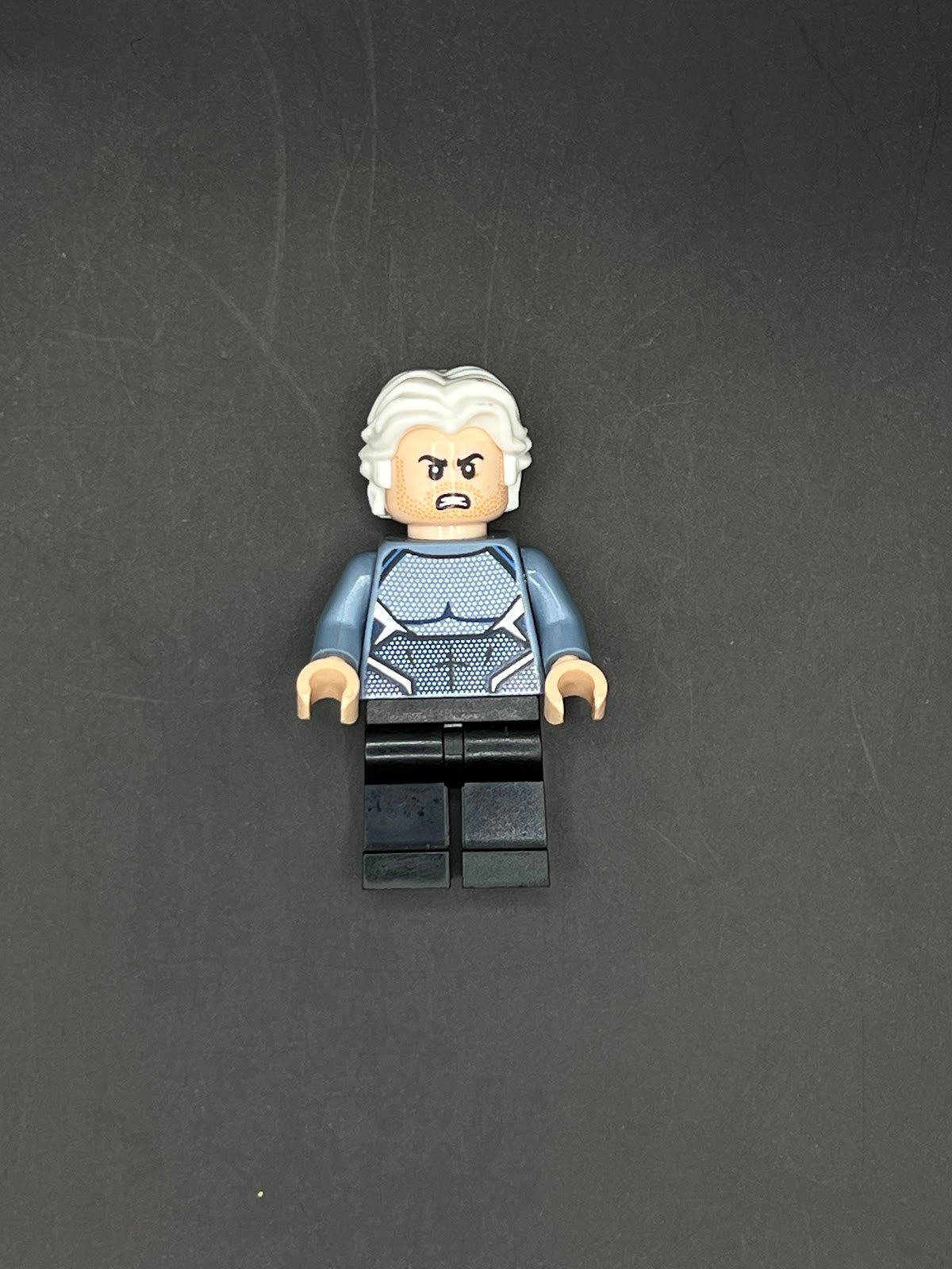 LEGO Minifigura Quicksilver Sand Blue - Marvel Legendaria