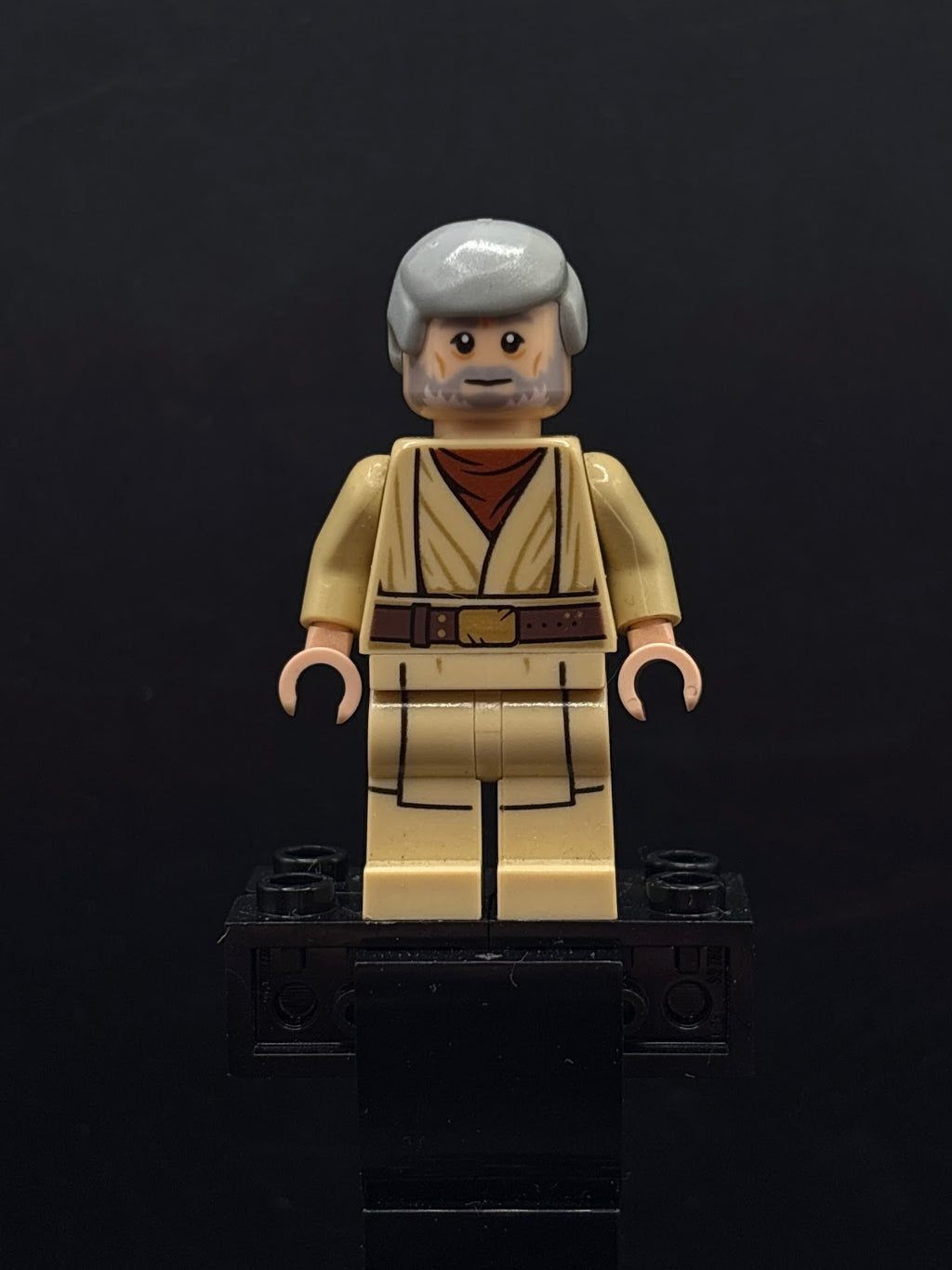 Obi-Wan Kenobi - Old, Light Bluish Gray Hair, Beard with White Highlights - Foto real - DagaBlocks
