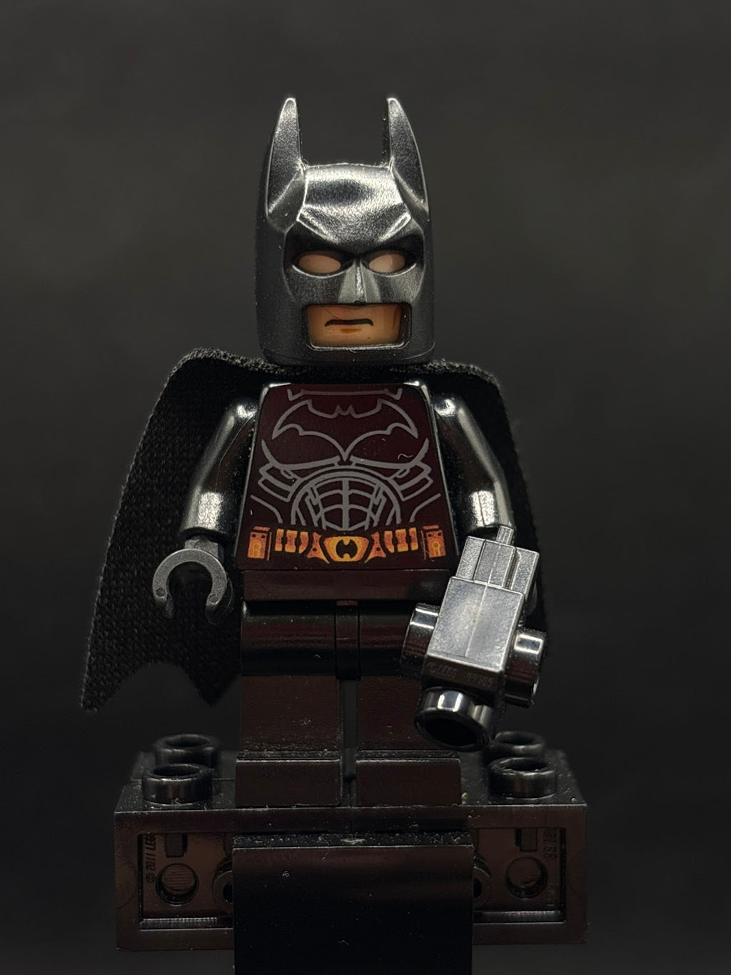 Batman - Black Suit with Copper Belt, Spongy Cape - Foto real - DagaBlocks