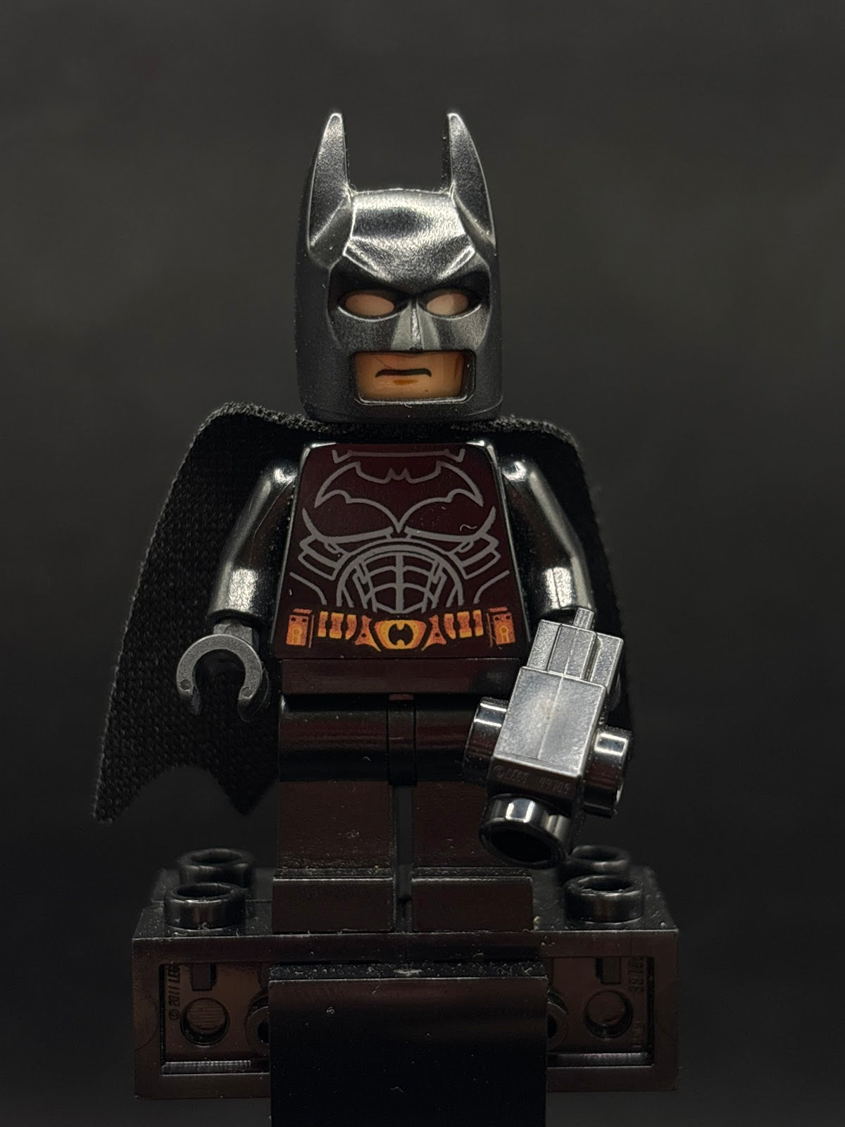Batman - Black Suit with Copper Belt, Spongy Cape - Foto real - DagaBlocks