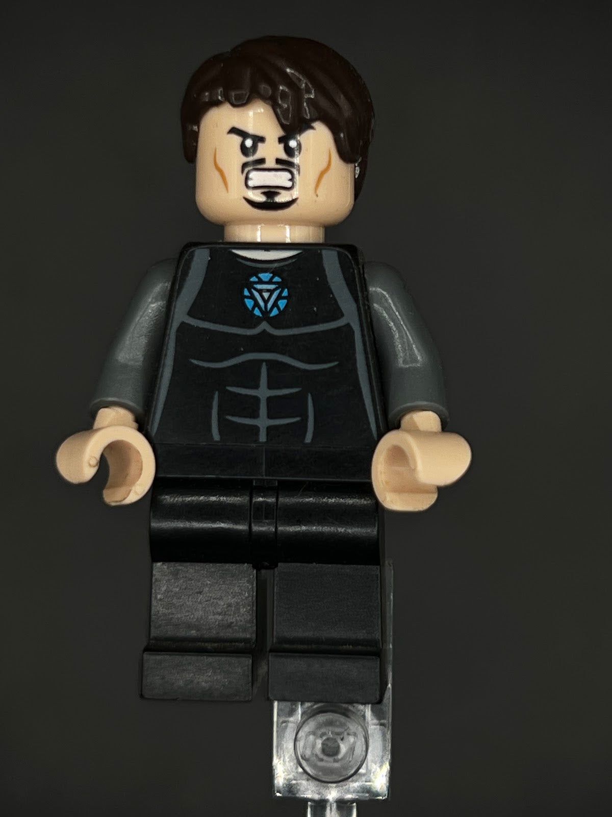 LEGO Minifigura Tony Stark Black And Dark Bluish Gray - Marvel Épica