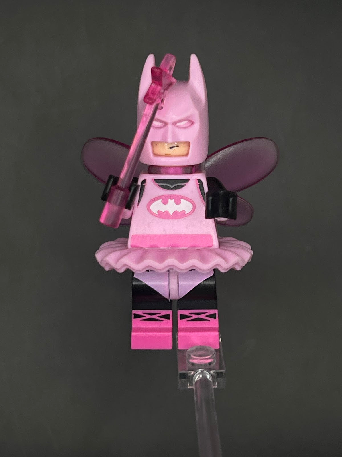 LEGO Minifigura Batman Ballet Rosa - DC Legendaria