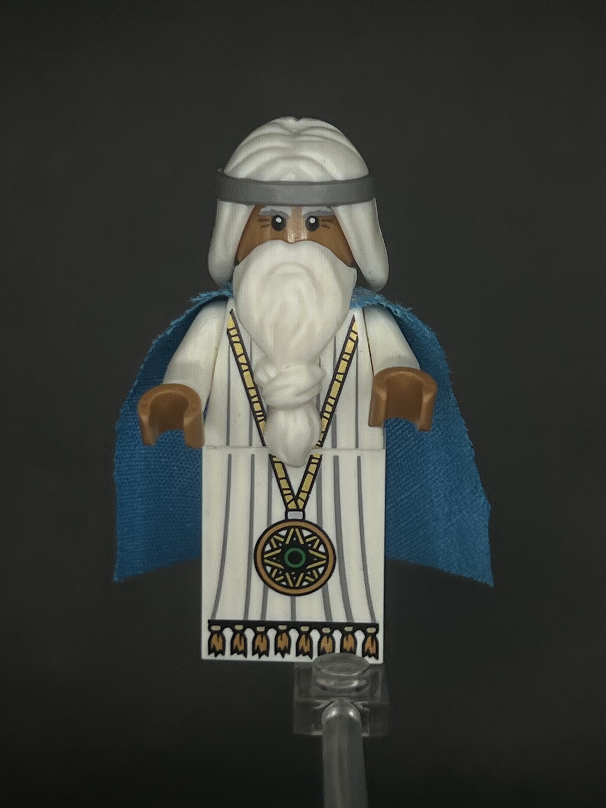 LEGO Minifigura Vitruvius With Medallion - Colección Épica