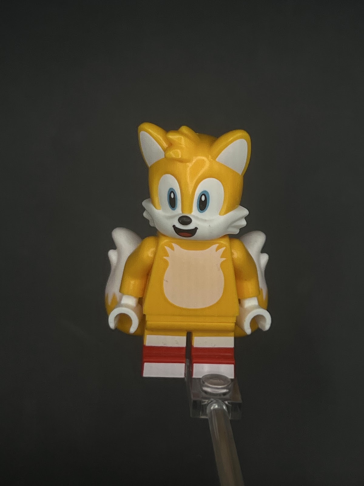 LEGO Minifigura Tails Smile - Disney Épica