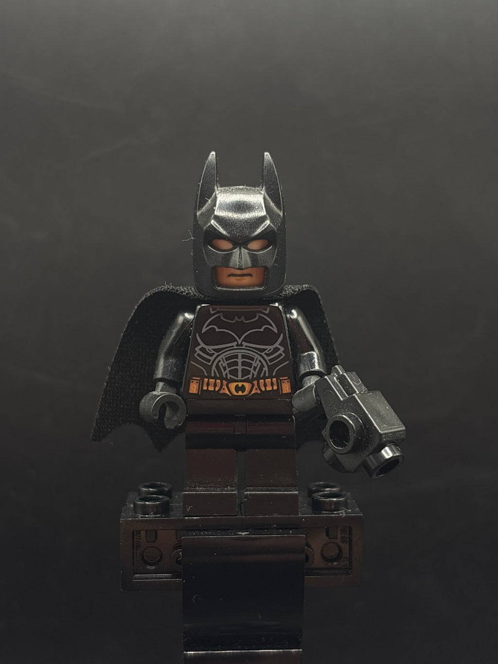 Batman - Black Suit with Copper Belt (Type 2 Cowl) - Foto real - DagaBlocks