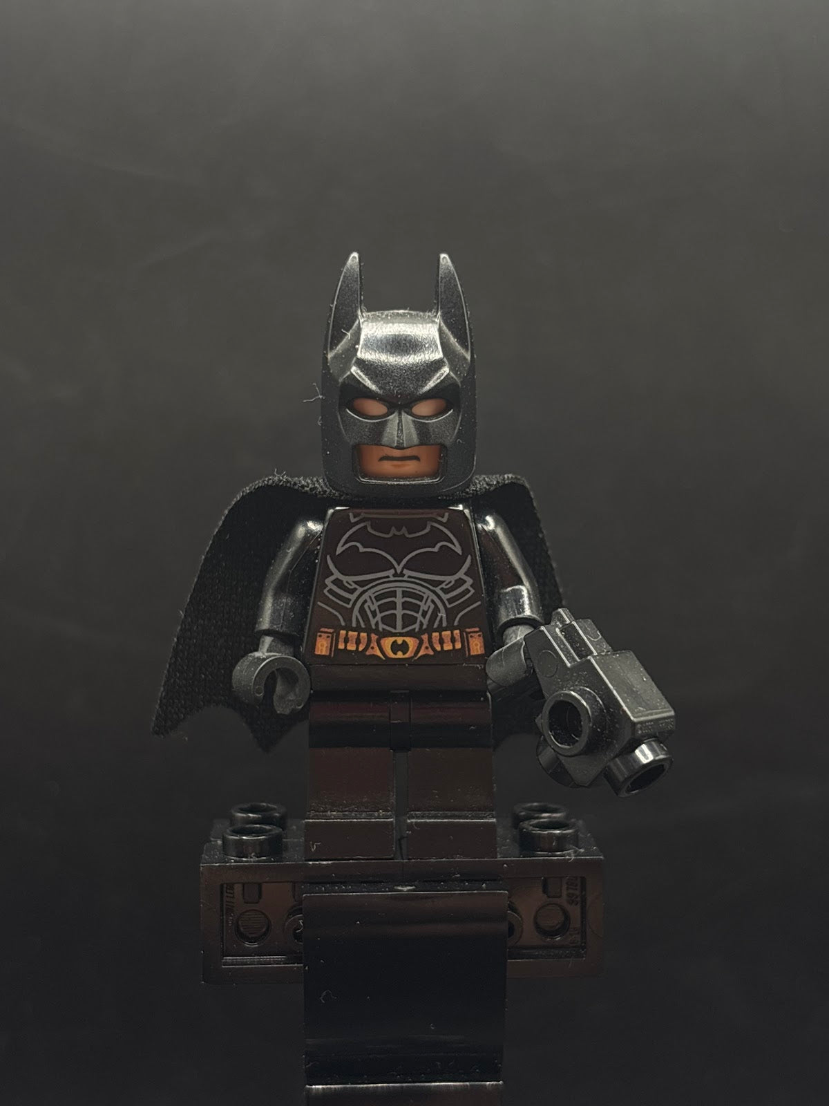 Batman - Black Suit with Copper Belt (Type 2 Cowl) - Foto real - DagaBlocks