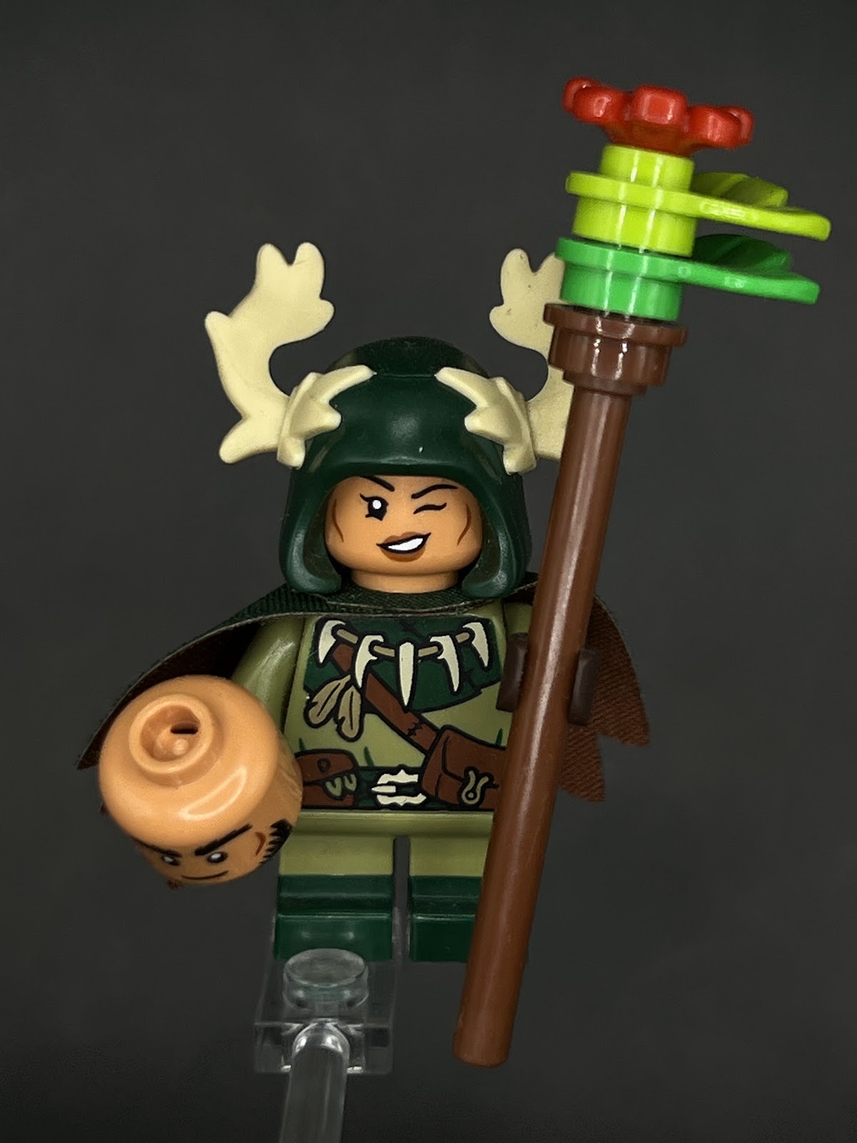 LEGO Minifigura Halfling Druid - Colección Épica
