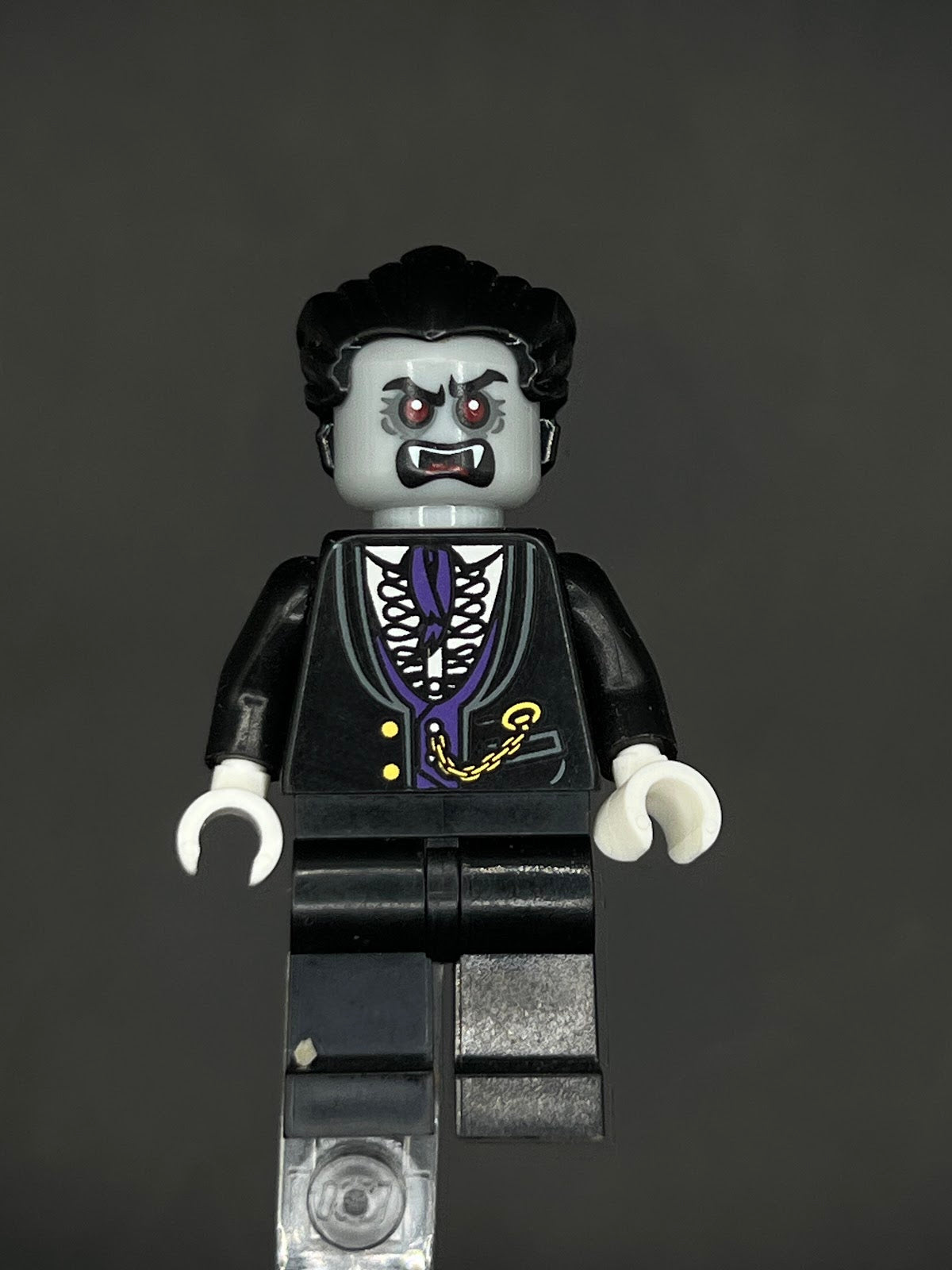 LEGO Minifigura Vampire Dark Purple Vest - Colección Épica