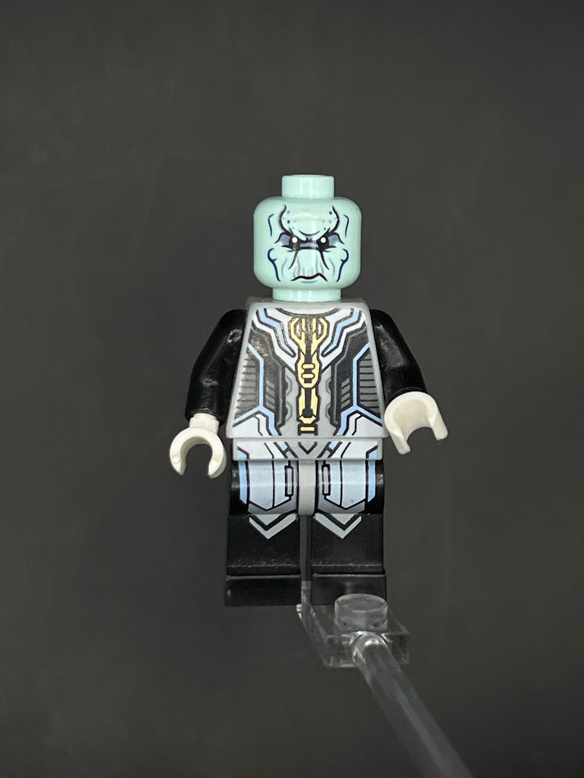 LEGO Minifigura Ebony Maw Cabeza Color Aqua - Marvel Épica