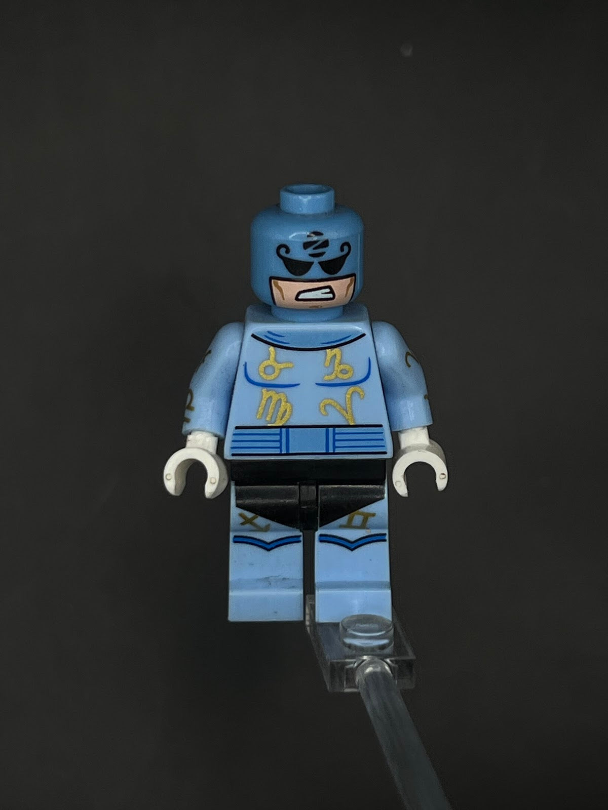 LEGO Minifigura Zodiac Master - DC Épica
