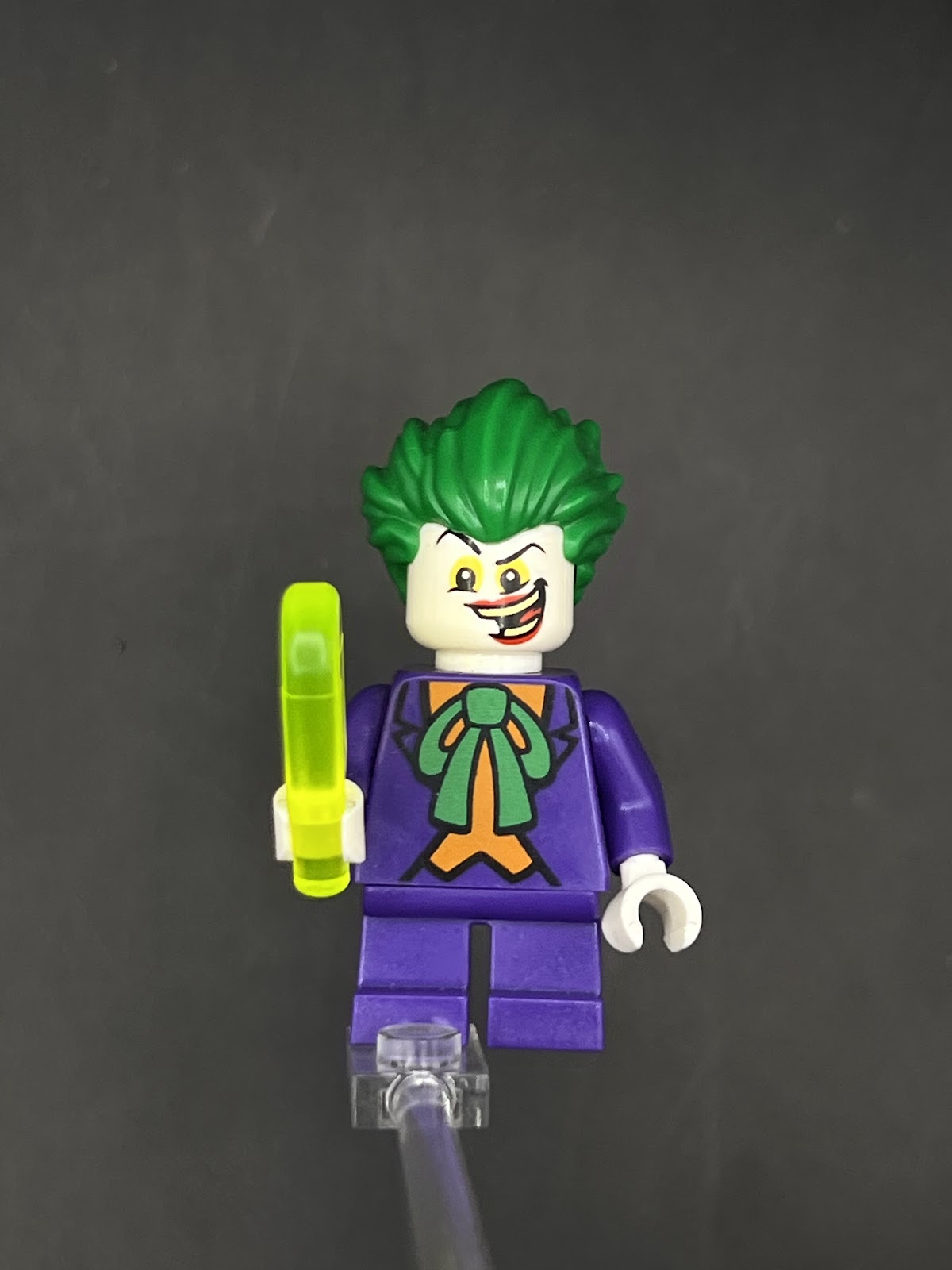 LEGO Minifigura Joker Piernas Chiquitas Boca De Lado - DC Épica