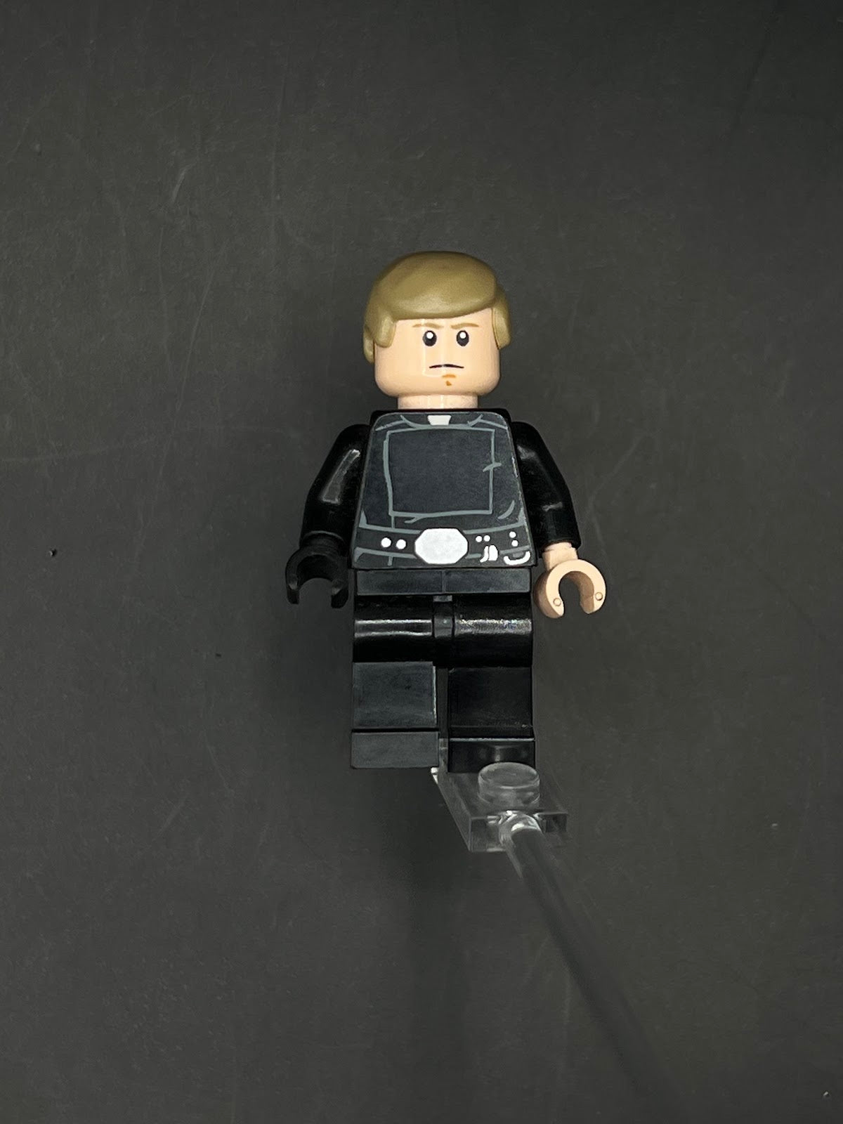 LEGO Minifigura Luke Skywalker Traje Negro - Star Wars Épica