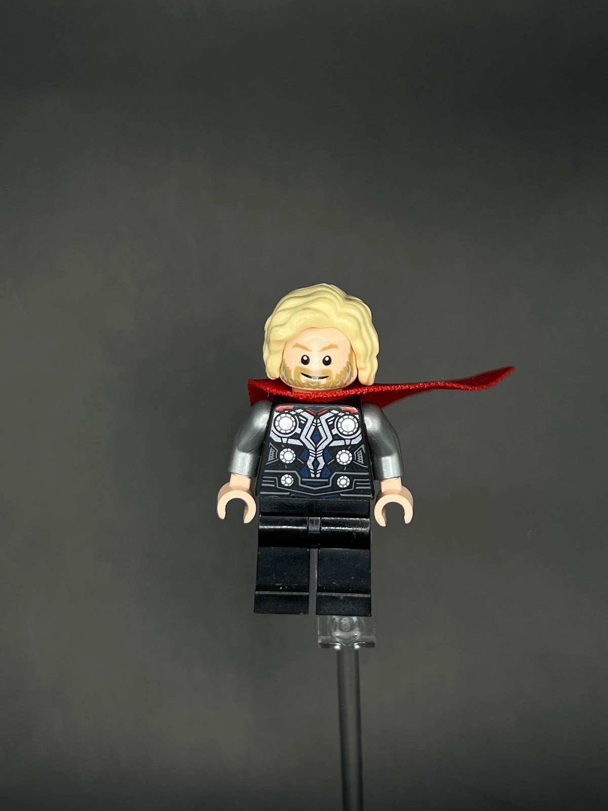 LEGO Minifigura Thor Torre Avengers - Marvel Legendaria