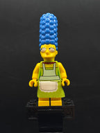 Marge Simpson with Apron - Foto real - DagaBlocks