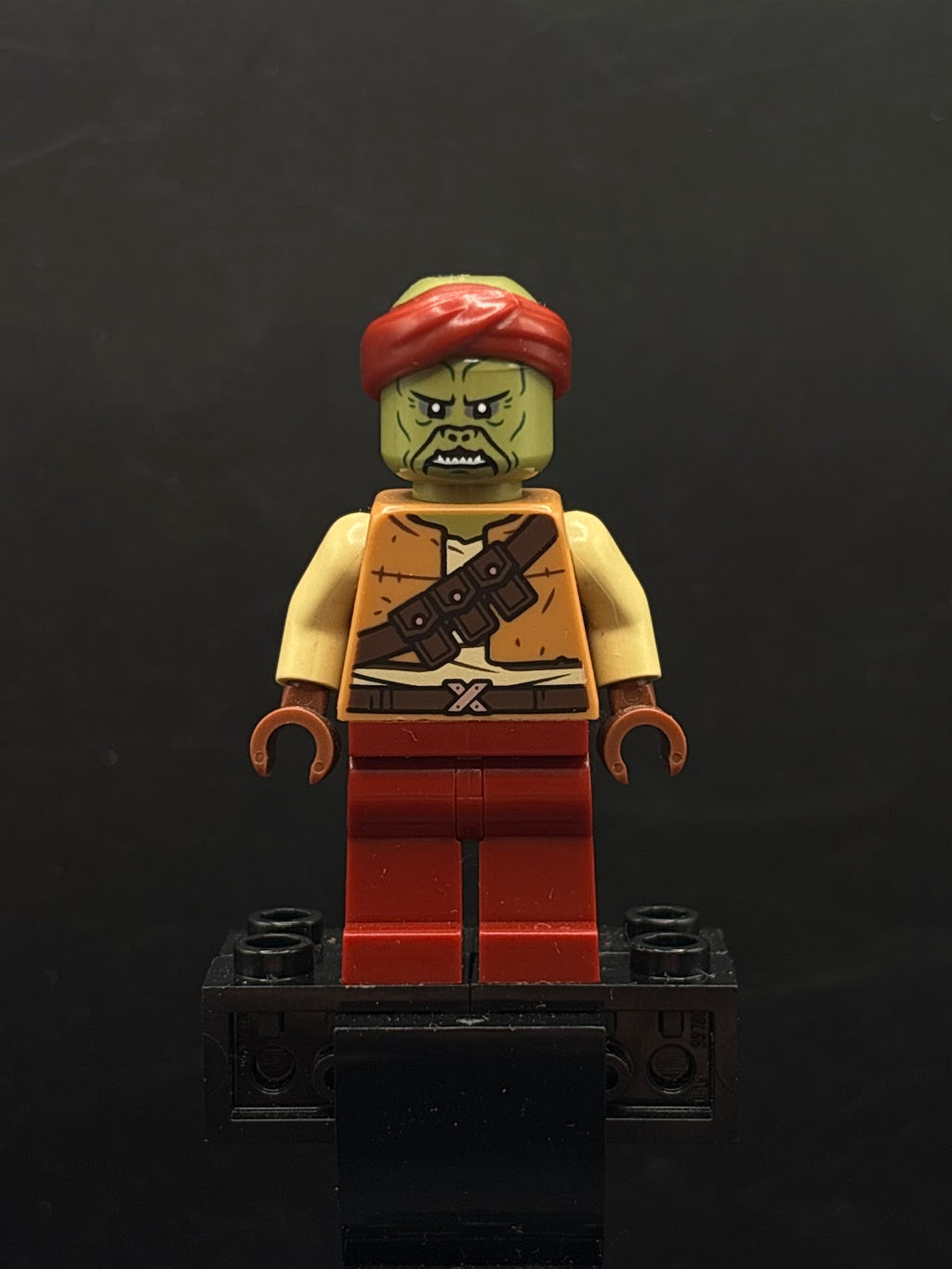 Kithaba (Klatooinian Skiff Guard) - Medium Nougat Vest - Foto real - DagaBlocks