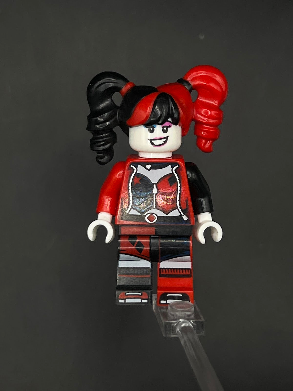 LEGO Minifigura Harley Quinn Colitas De Caballo - DC Épica