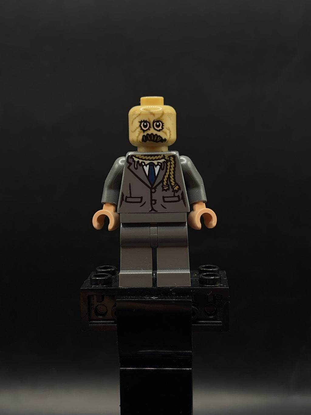 Scarecrow - No Hat, Dark Bluish Gray Suit - Foto real - DagaBlocks