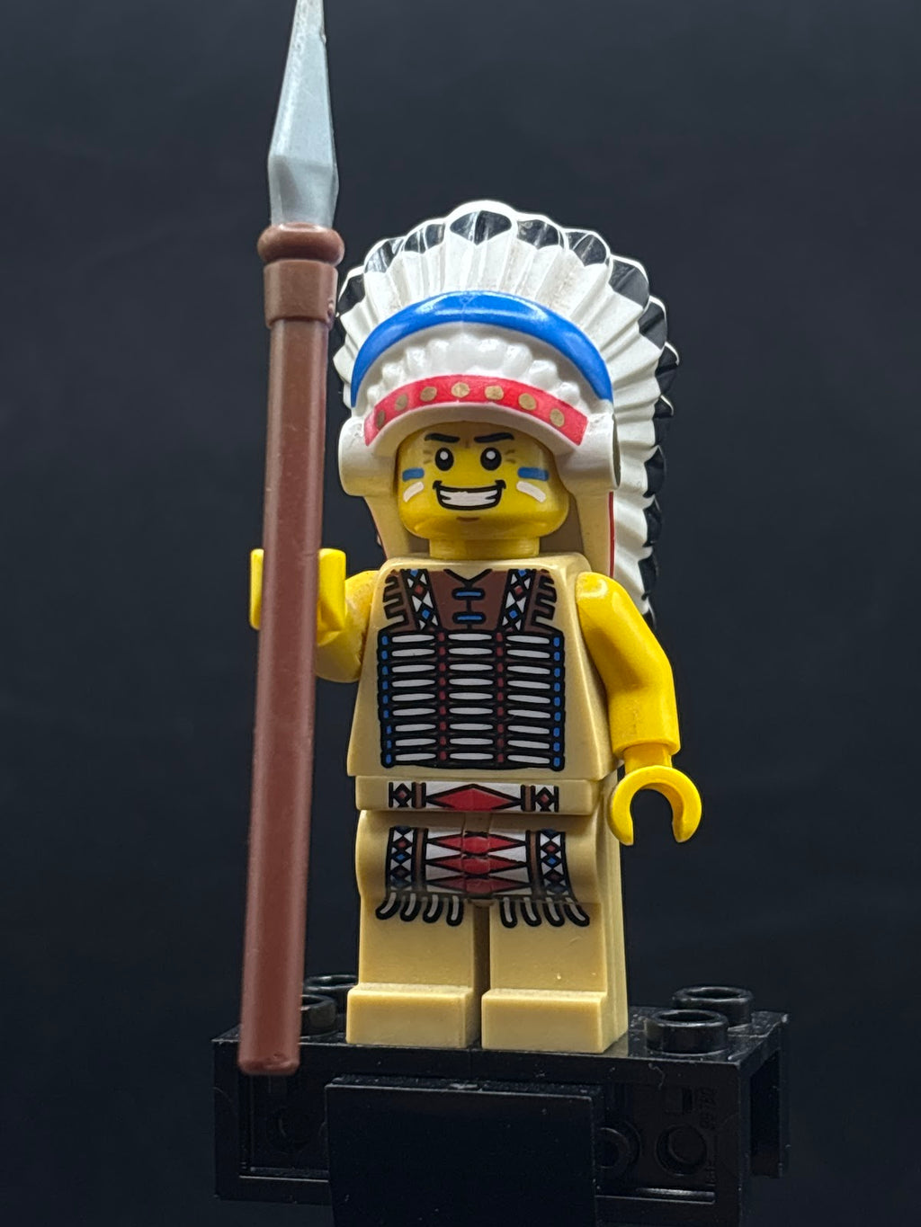 Tribal Chief, Series 3 (Minifigure Only without Stand and Accessories) - Foto real - DagaBlocks