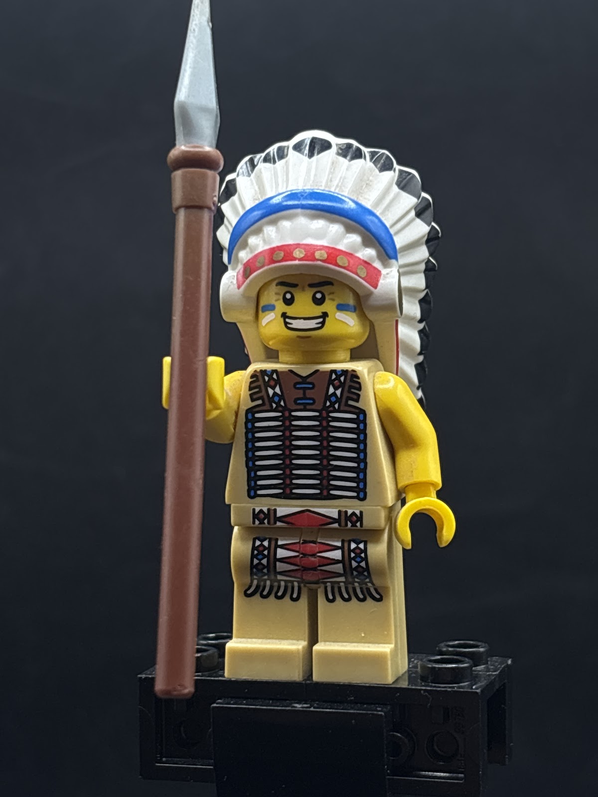 Tribal Chief, Series 3 (Minifigure Only without Stand and Accessories) - Foto real - DagaBlocks