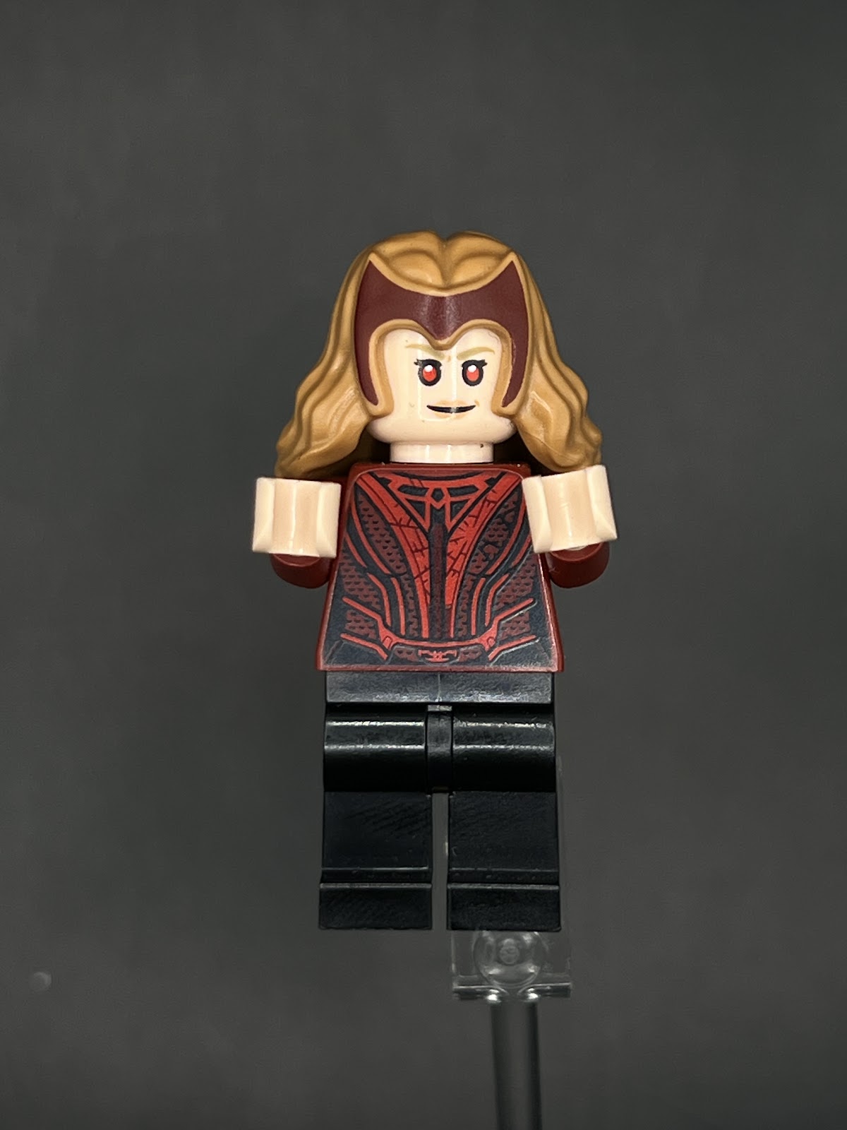 LEGO Minifigura Scarlet Witch Con Tiara - Marvel Legendaria