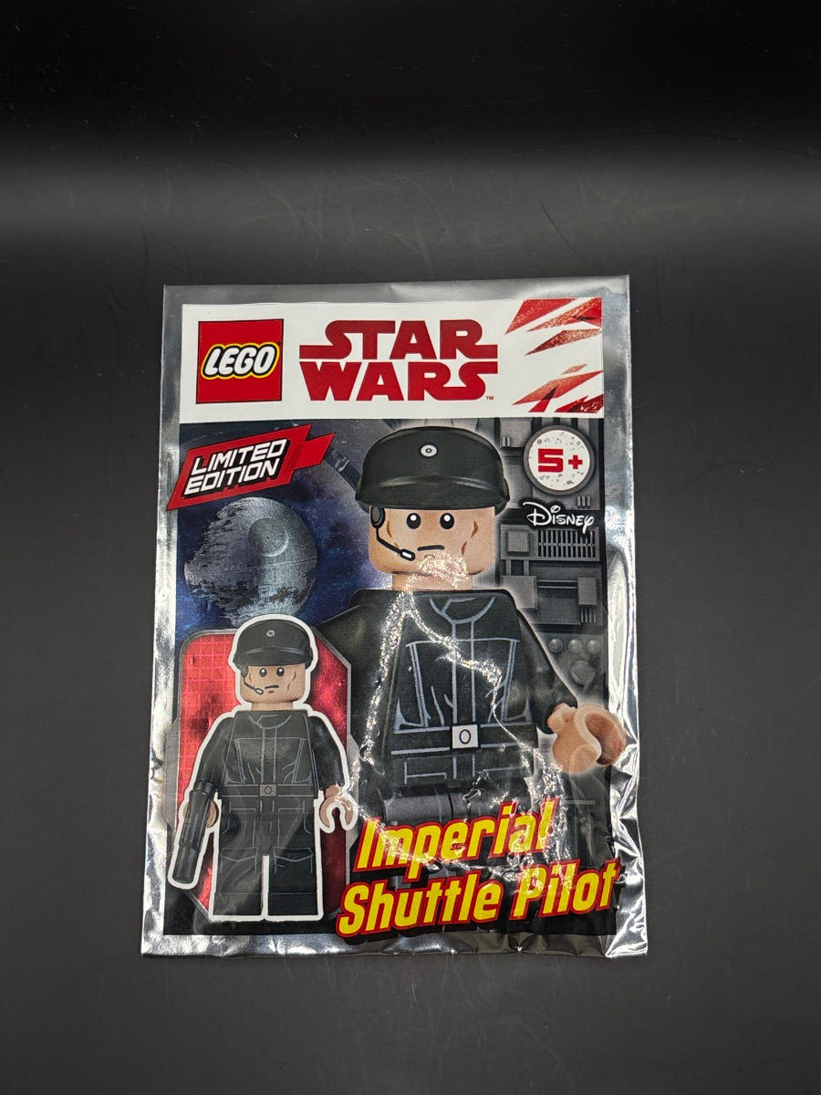 Imperial shuttle pilot — frente