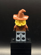 LEGO Minifigura Scarecrow - Reddish Brown Floppy Hat - DC — espalda