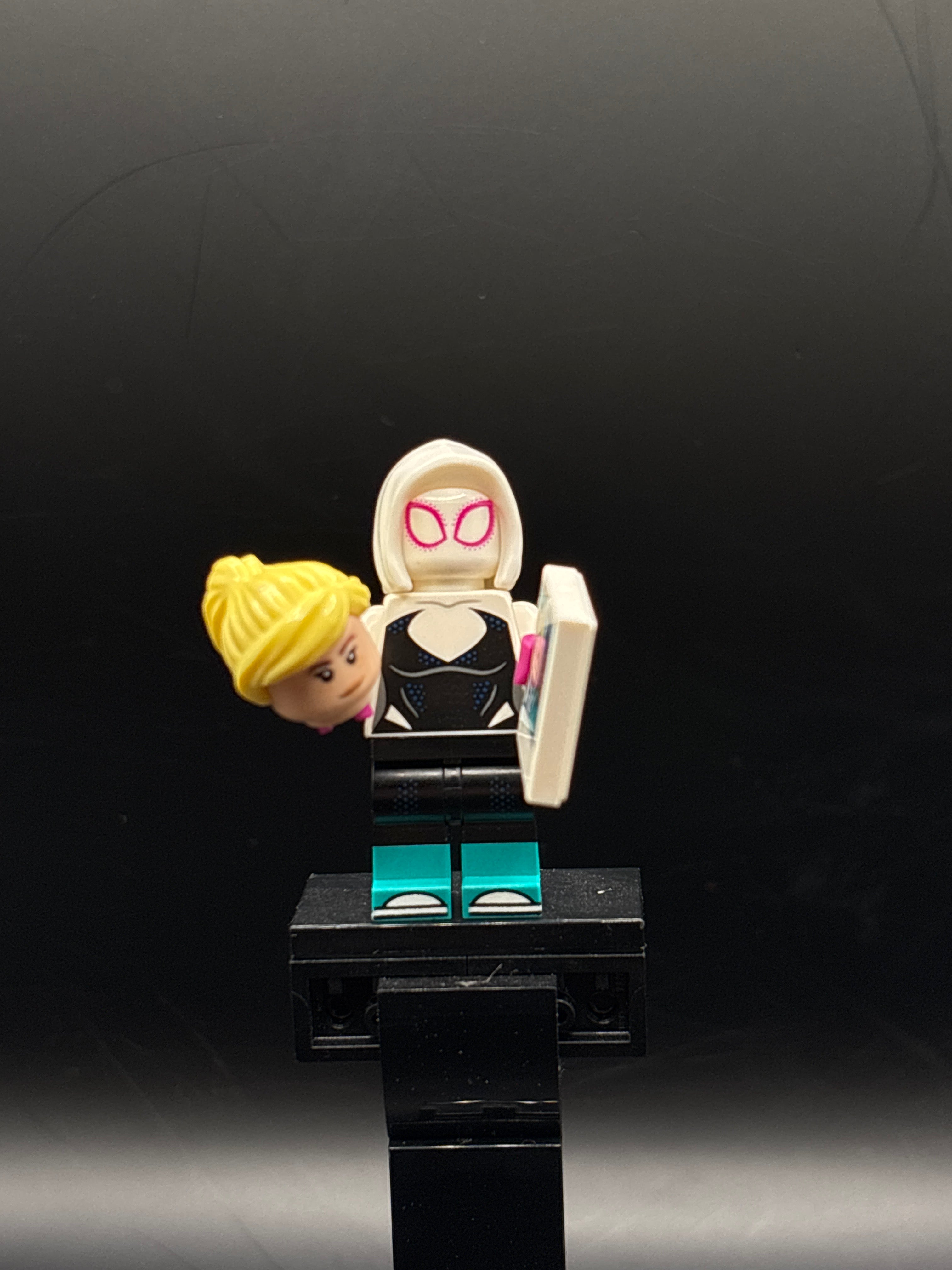Gwen Stacy / Spider Gwen, Spider-Man Across the Spider-Verse (Minifigure Only without Stand and Accessories) — frente