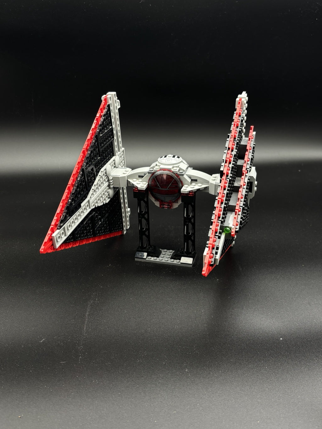 Sith TIE Fighter — frente