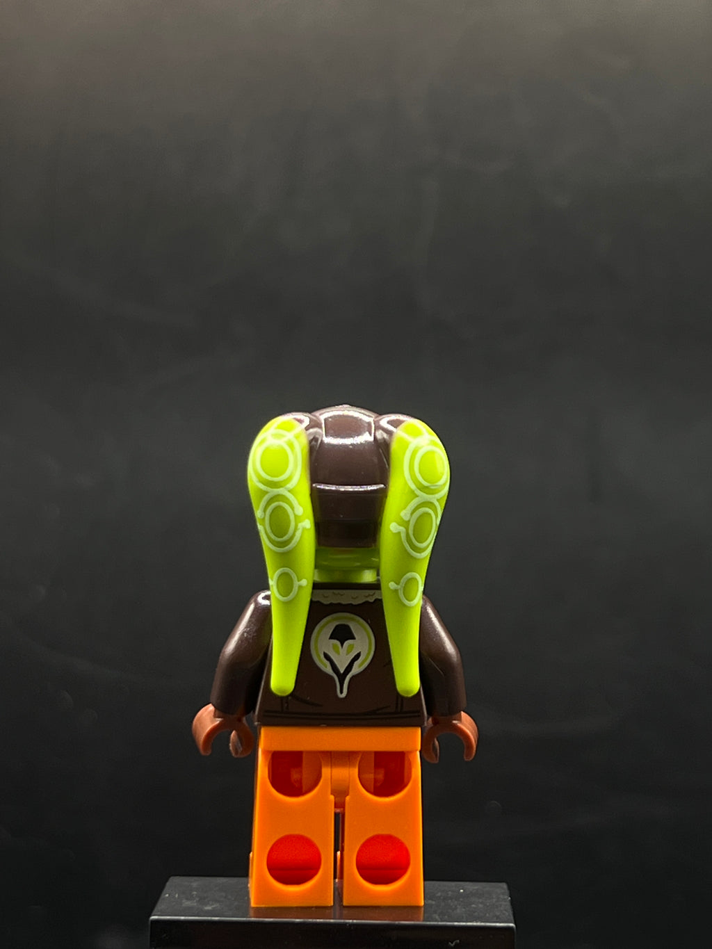 Hera Syndulla - Dark Brown Arms — costado