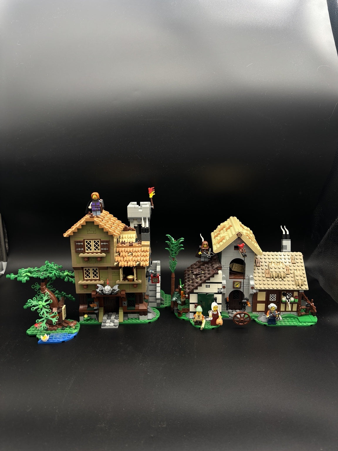 Medieval Town Square — frente