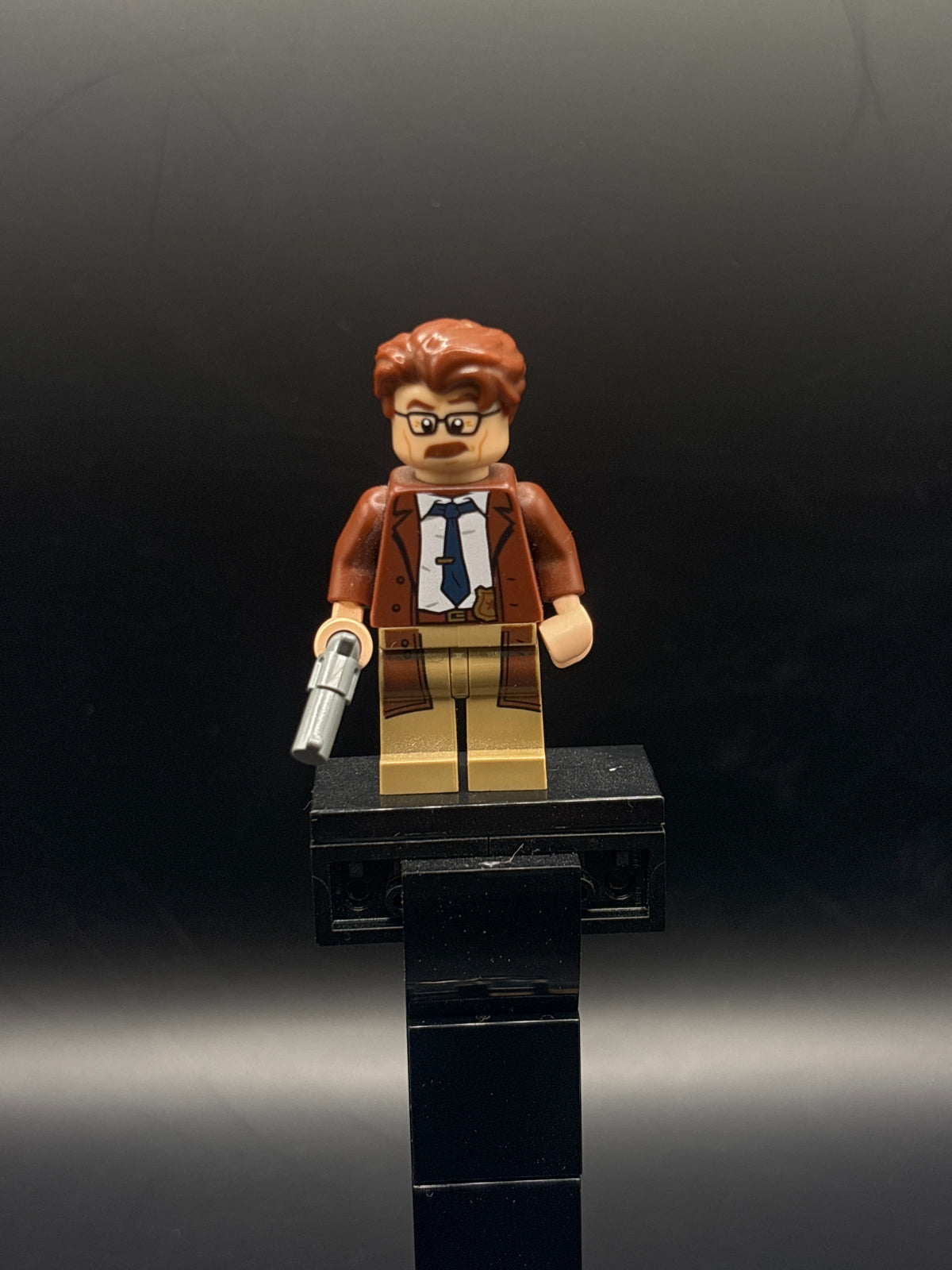 Commissioner Gordon - Reddish Brown Hair and Coat — frente