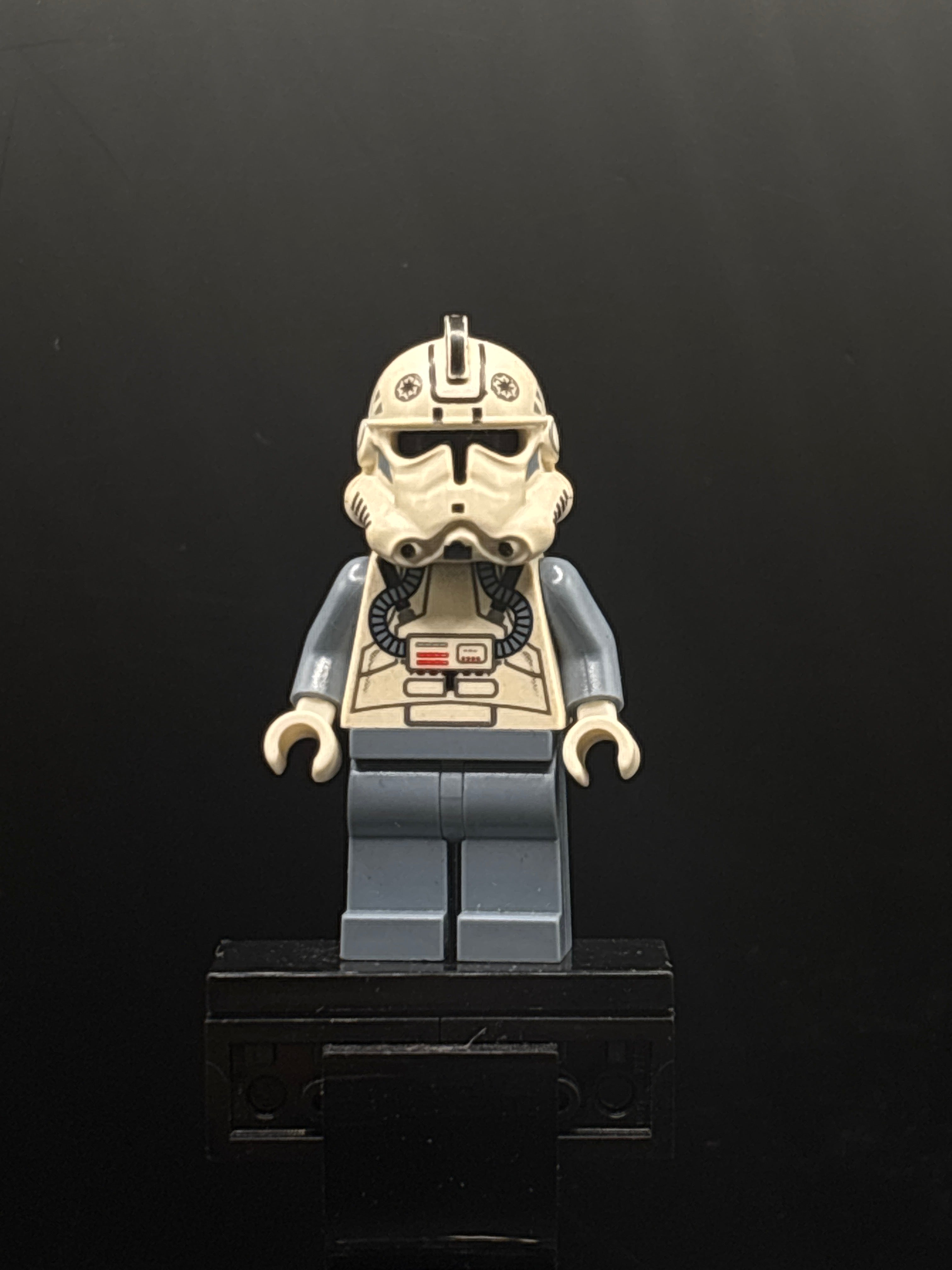 Clone Trooper V-wing Pilot (Phase 2) - Sand Blue Arms and Legs, Black Head — frente