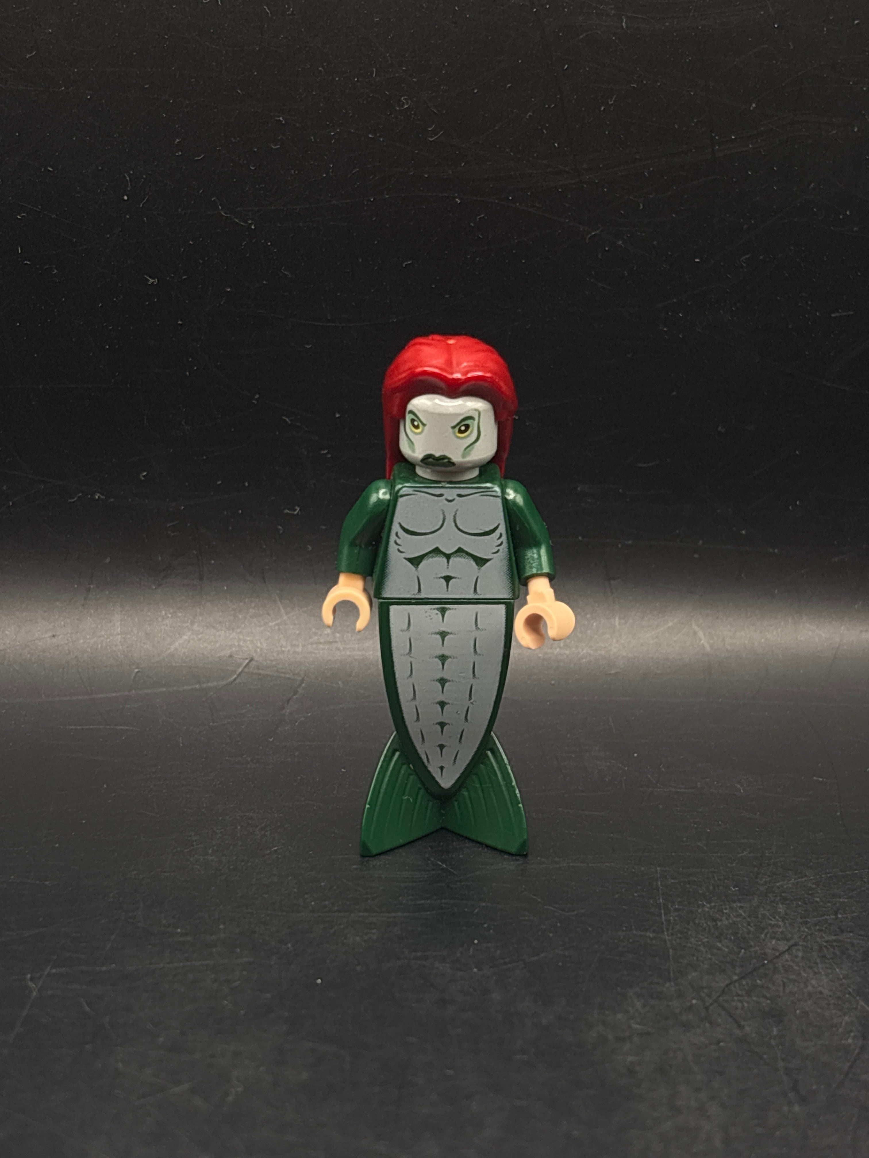 Merperson - Dark Green Body, Dark Red Long Hair — frente