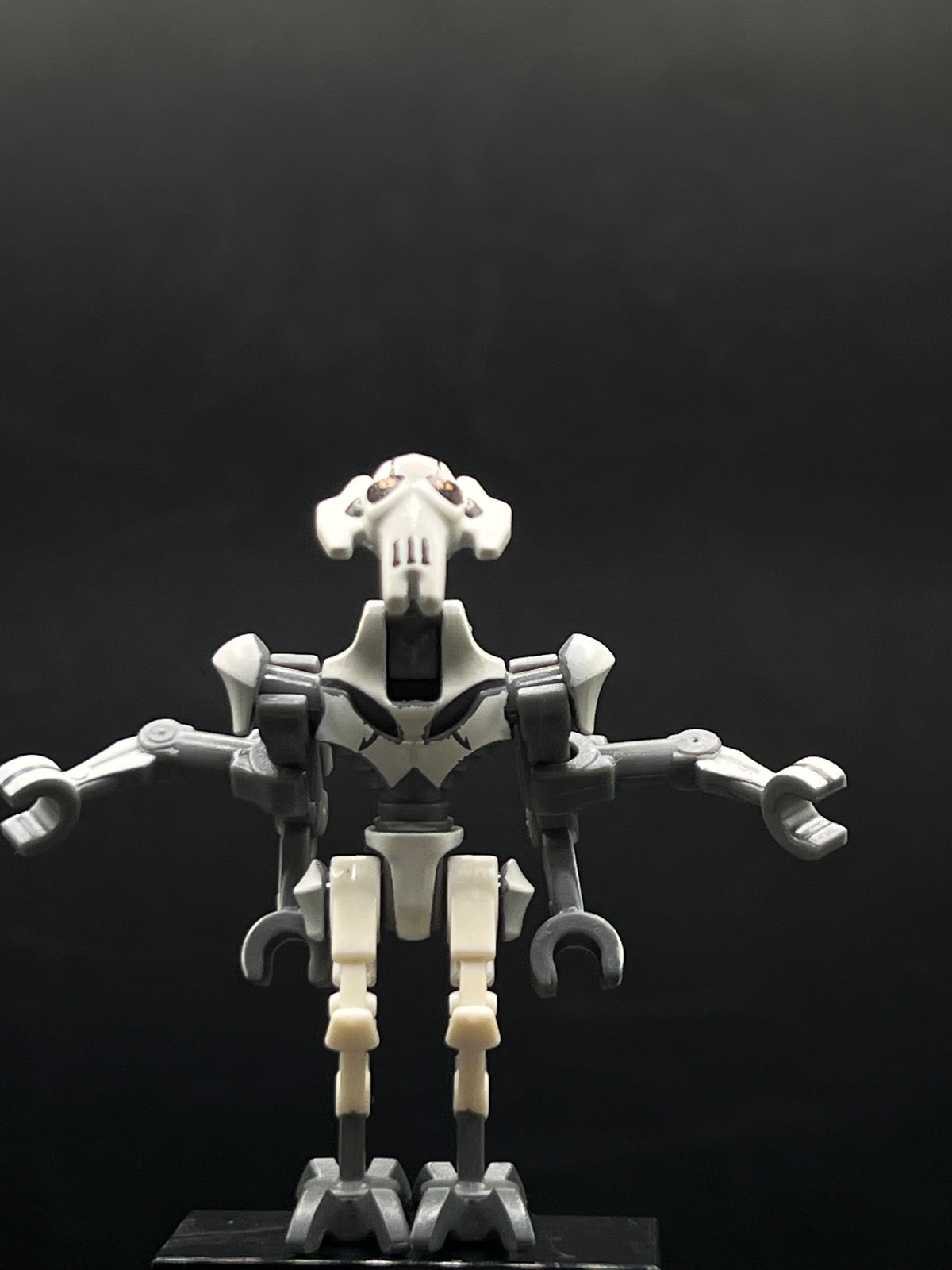 General Grievous - Bent Legs, White Armor — frente