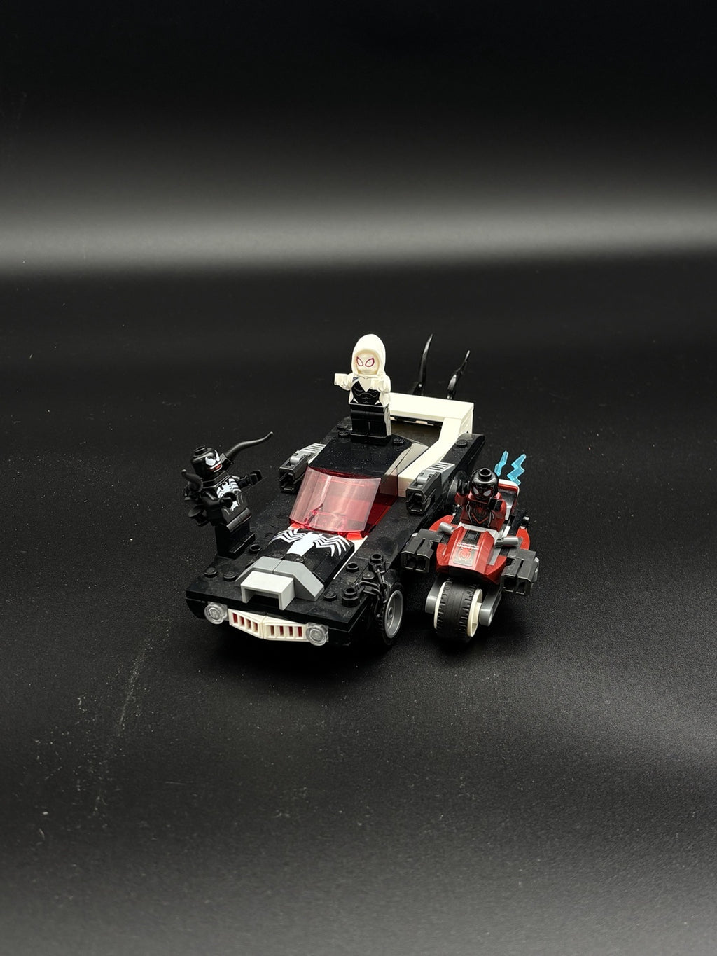 Spider-Man vs. Venom Muscle Car — frente