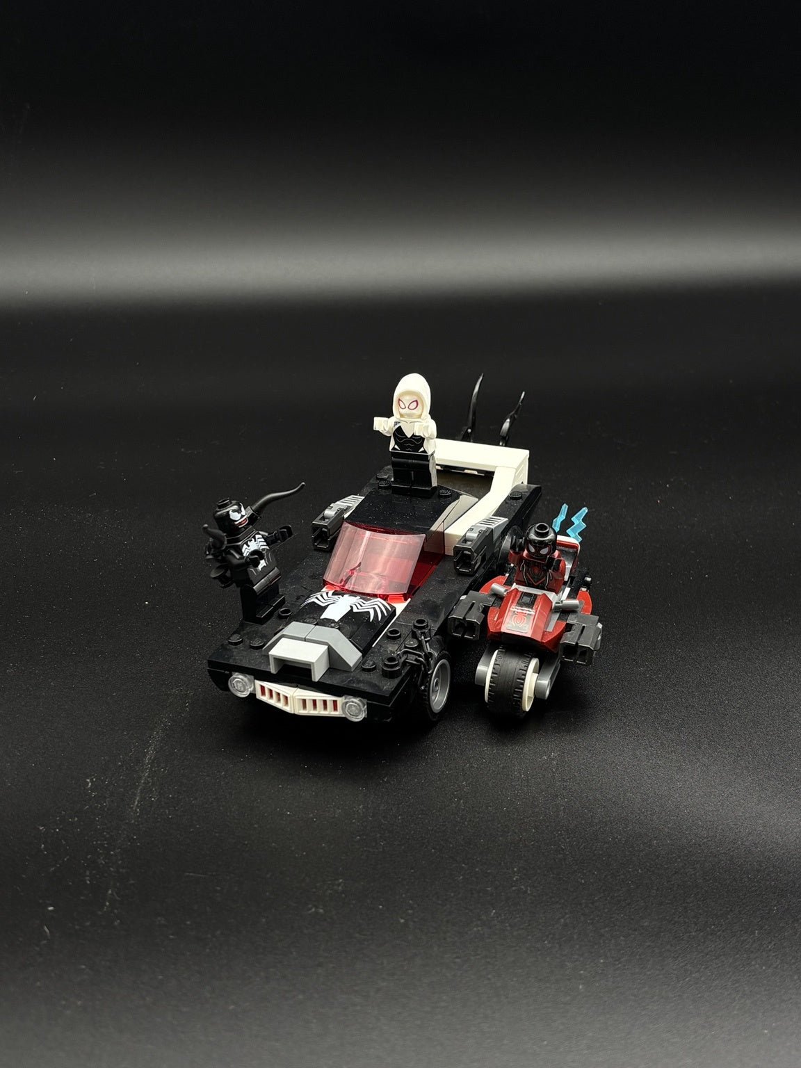 Spider-Man vs. Venom Muscle Car — frente