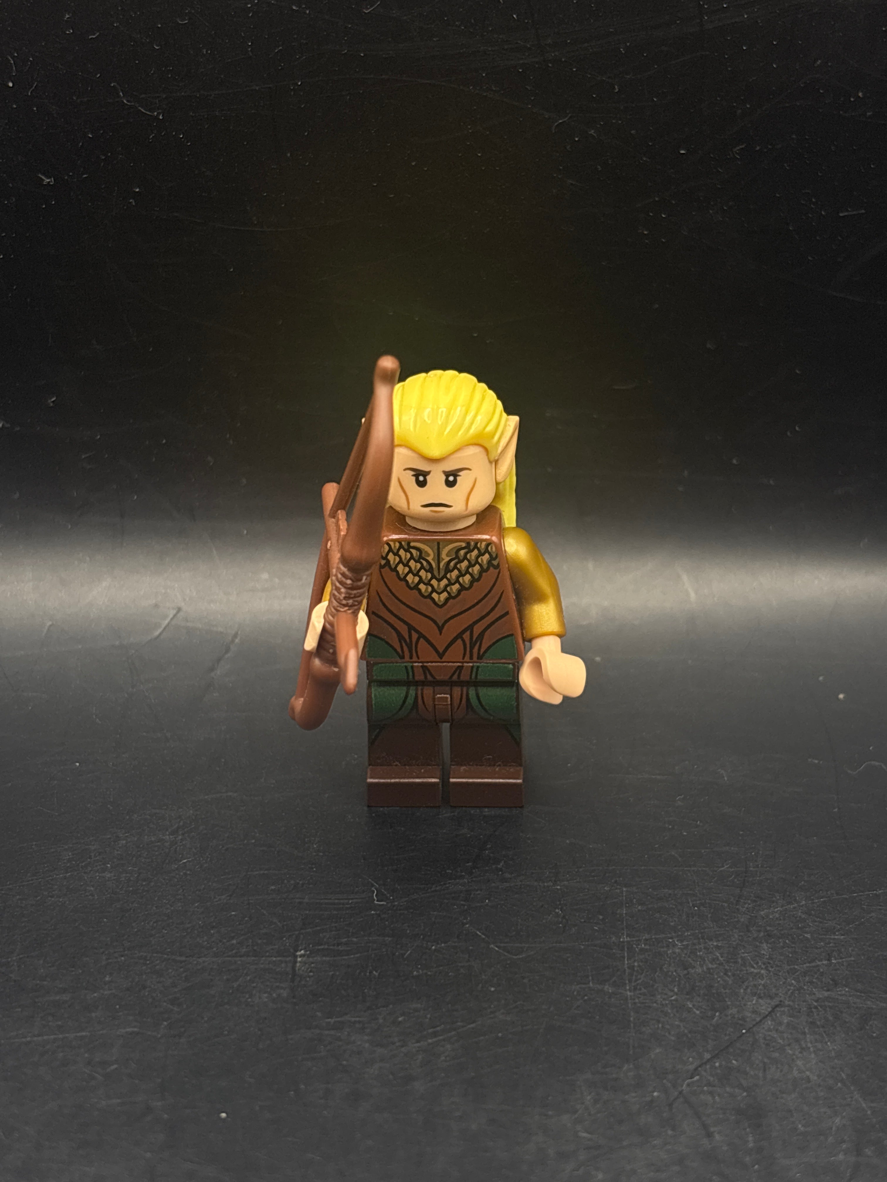Legolas - Reddish Brown and Gold Robe — frente