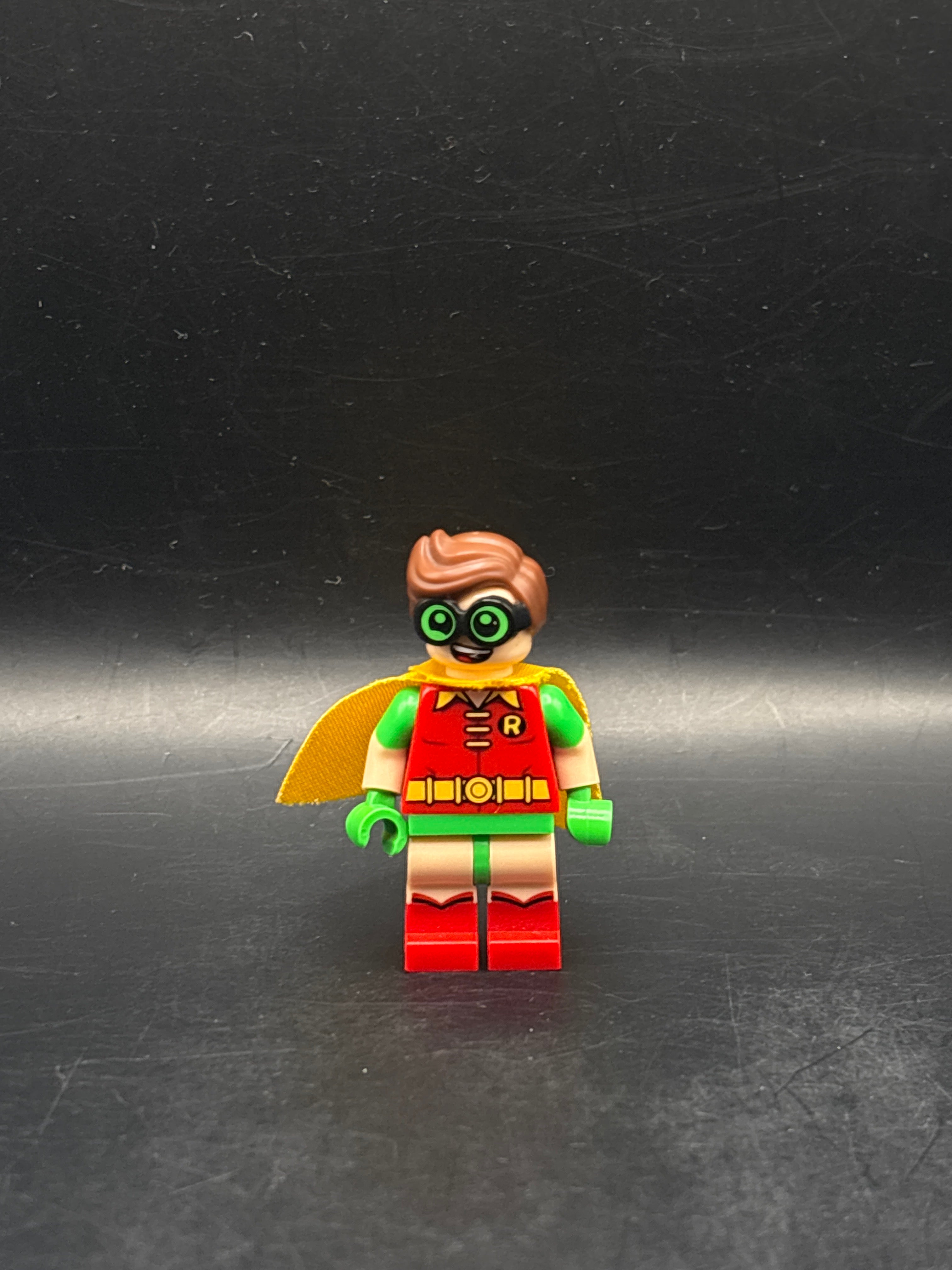 Robin - Green Glasses, Smile / Scared Pattern — frente