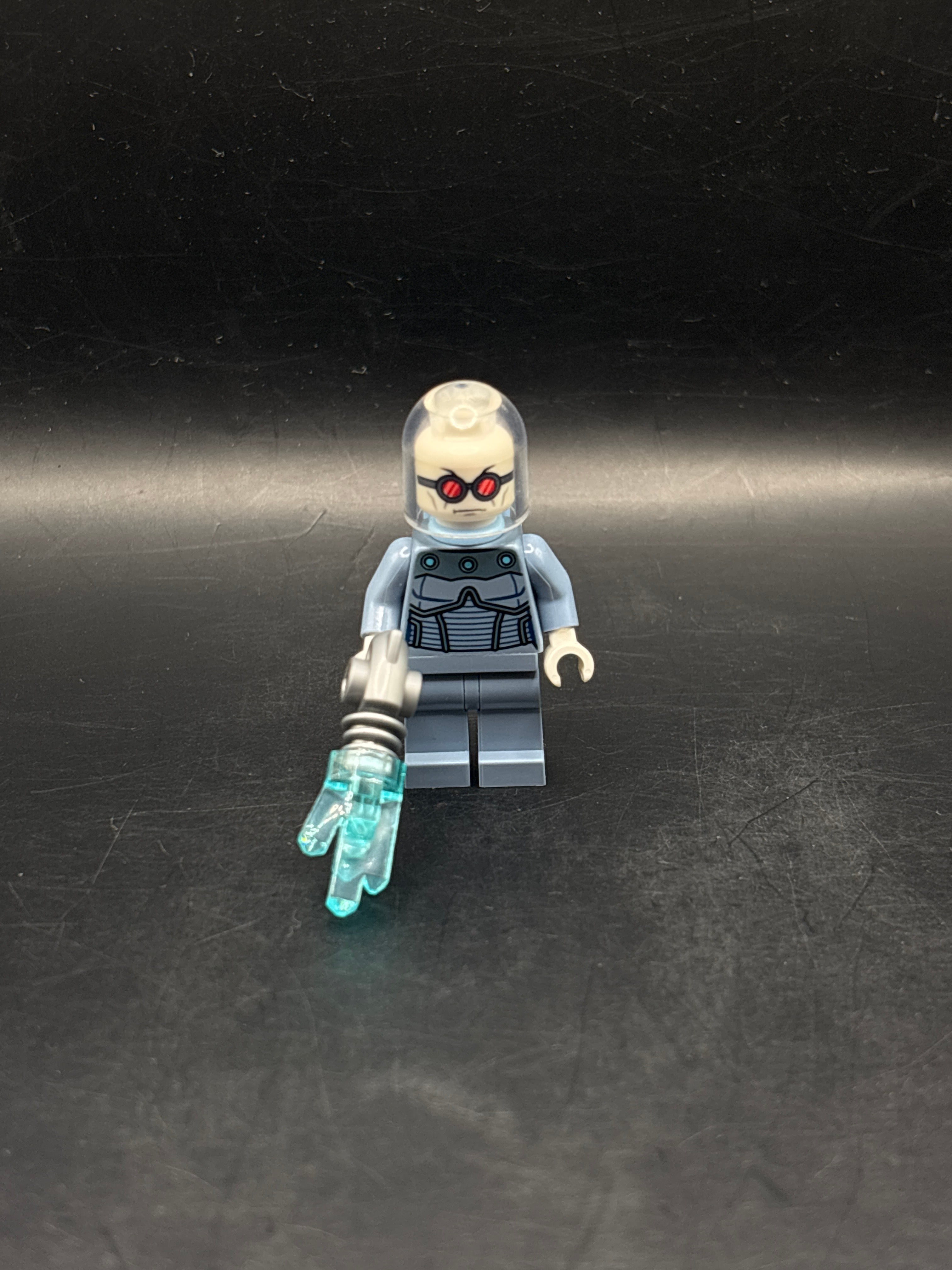 Mr. Freeze - Sand Blue Outfit, Bright Light Blue Air Tanks — frente