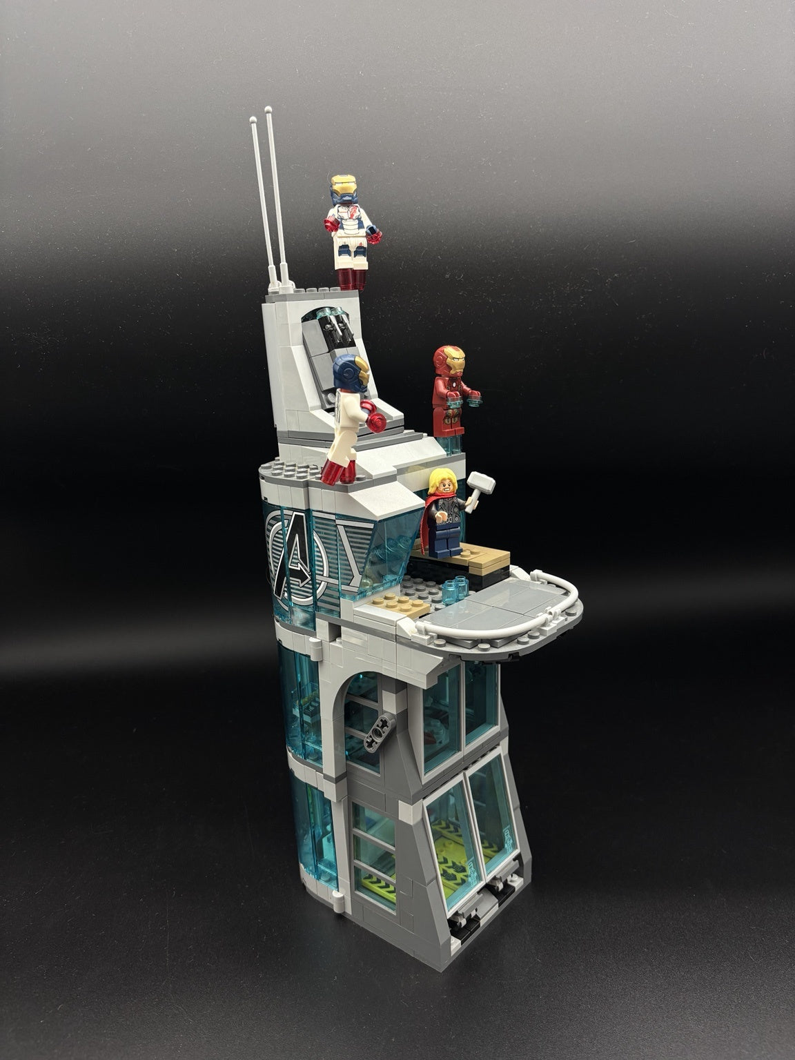 Attack on Avengers Tower — frente