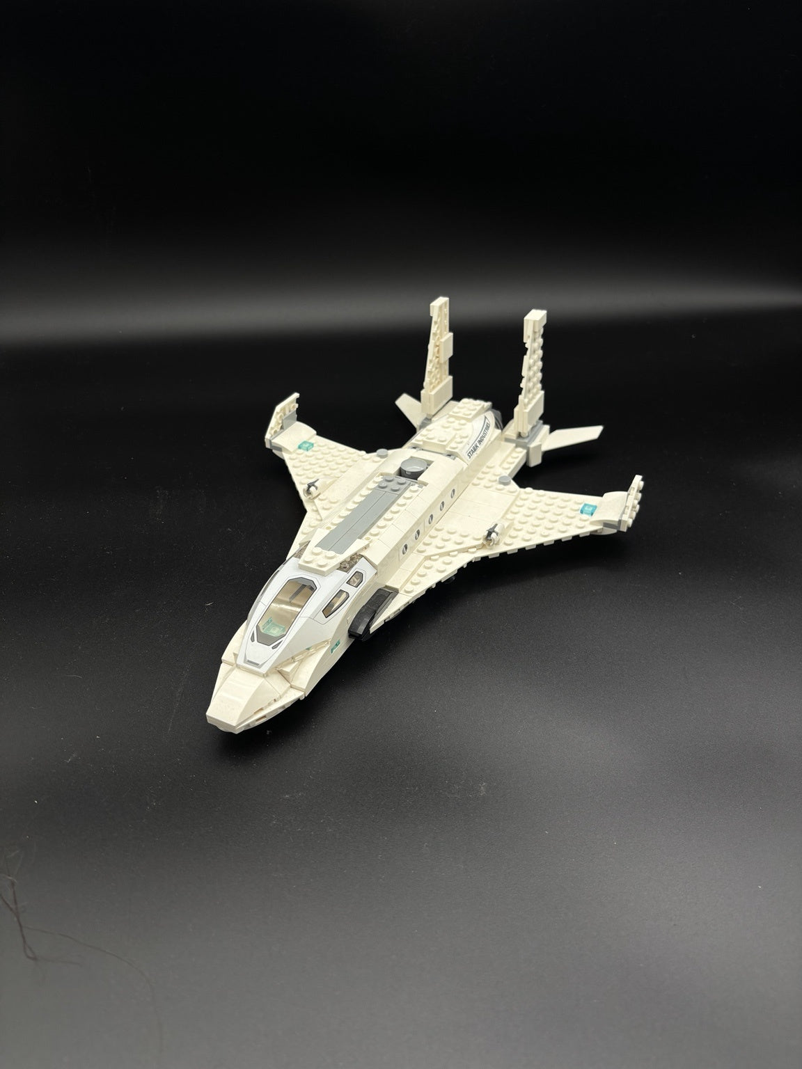 Stark Jet and the Drone Attack — frente