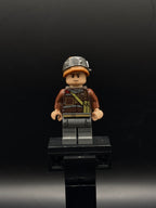Rebel Trooper - Light Nougat Head, Helmet with Pearl Dark Gray Band (Private Calfor) — frente