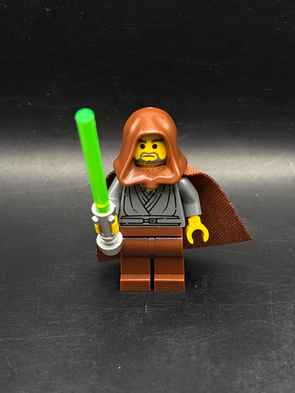 Jedi Bob (Bobarian Afol) - Dark Bluish Gray Tunic, Reddish Brown Hood and Cape — frente