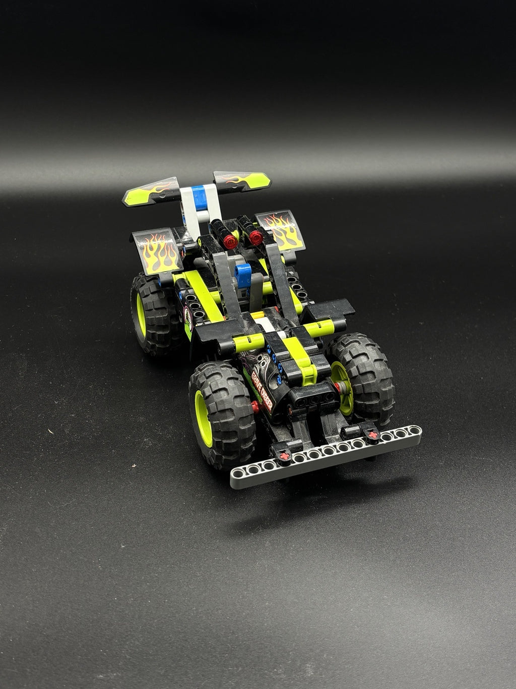 Monster Jam Grave Digger — frente