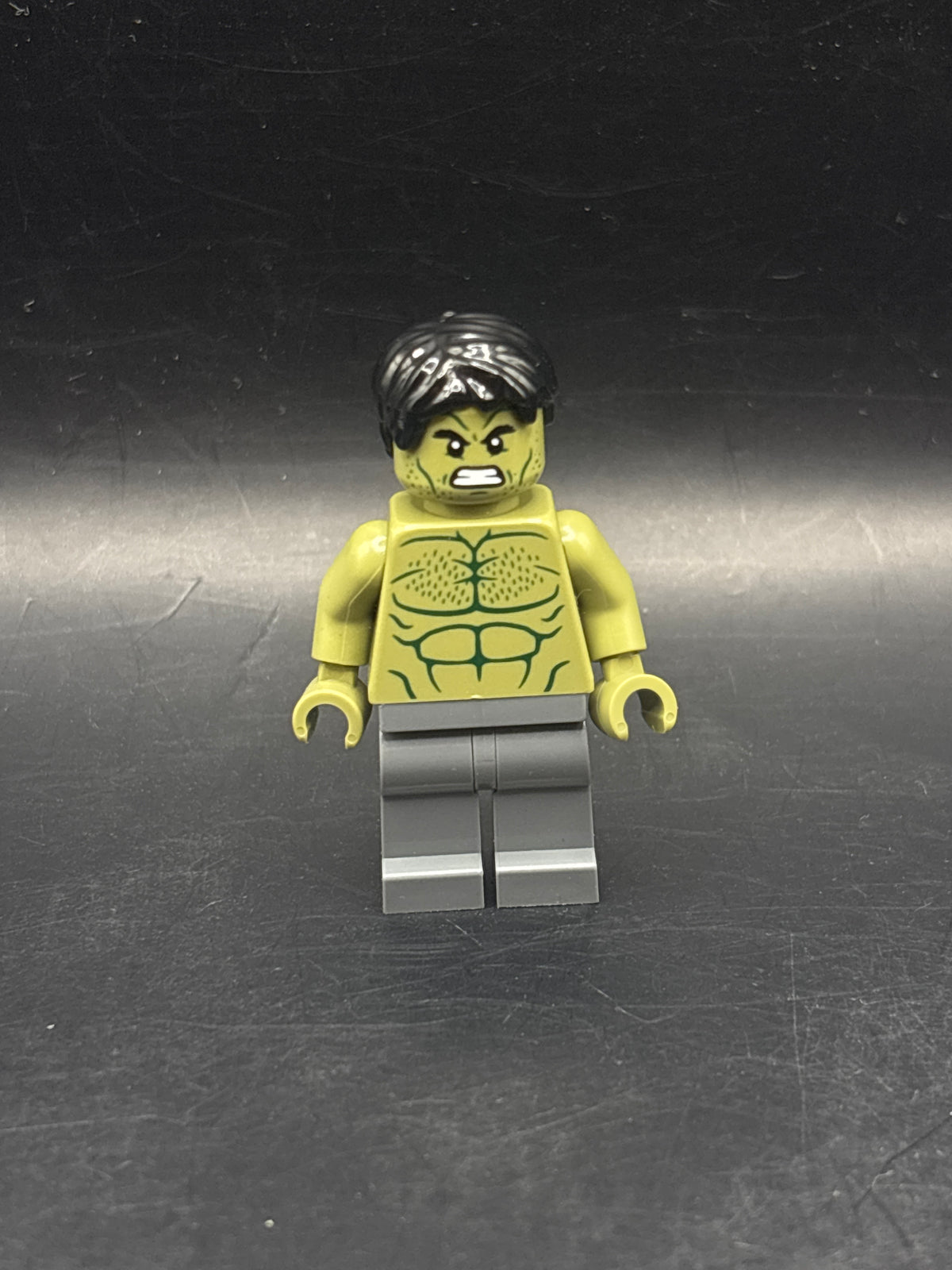 Hulk - Minifigure, Dark Bluish Gray Legs — frente