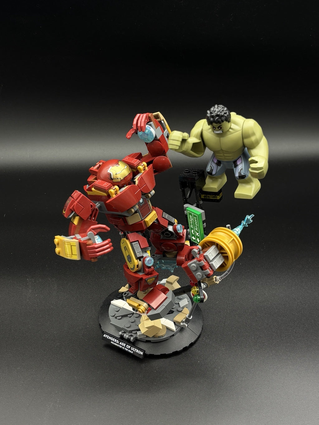 Epic Battle: Hulkbuster vs. The Hulk — frente