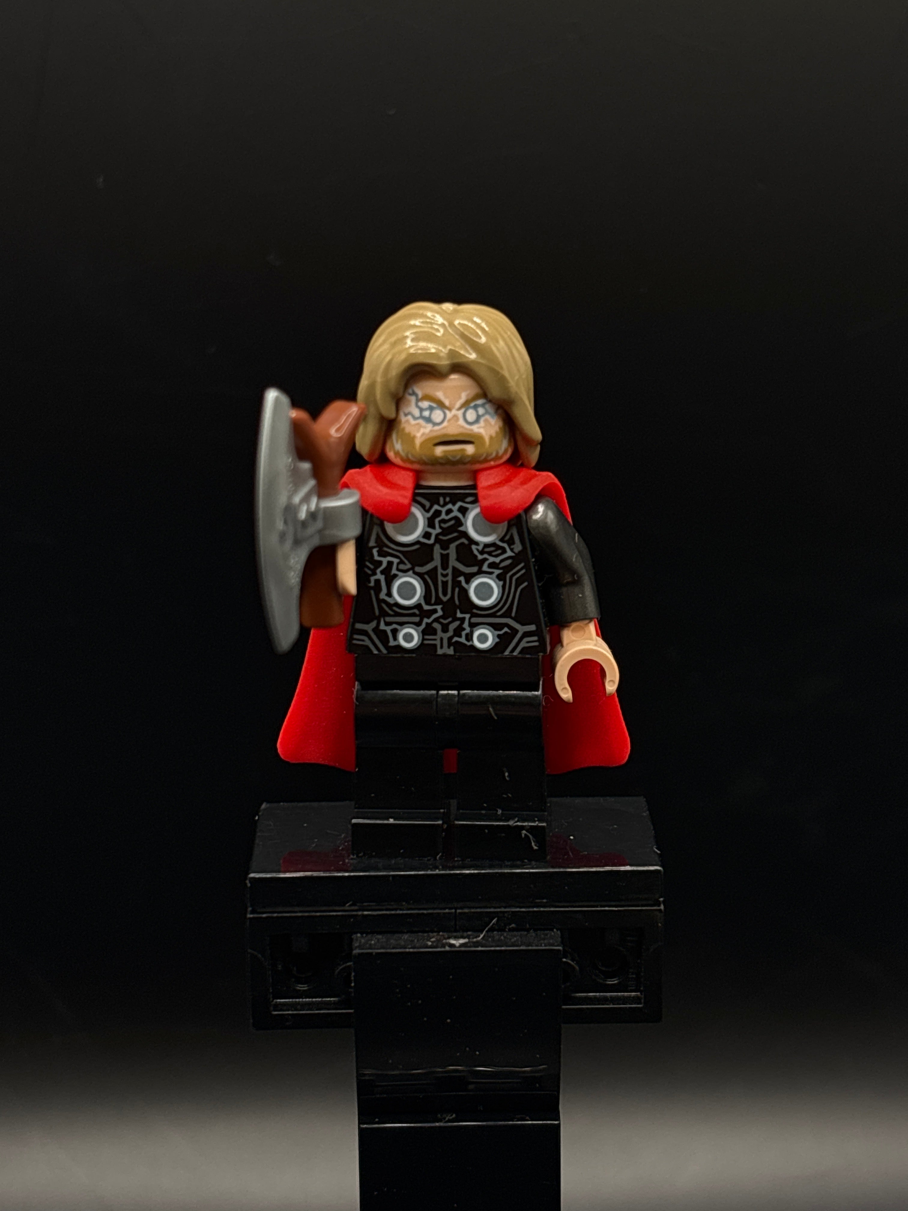 Thor - Flexible Rubber Cape, Black Legs, Dark Tan Tousled Hair — frente