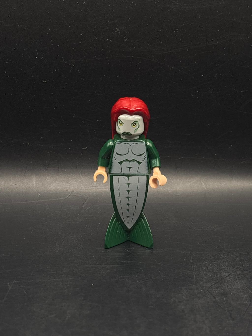 Merperson - Dark Green Body, Dark Red Long Hair — frente